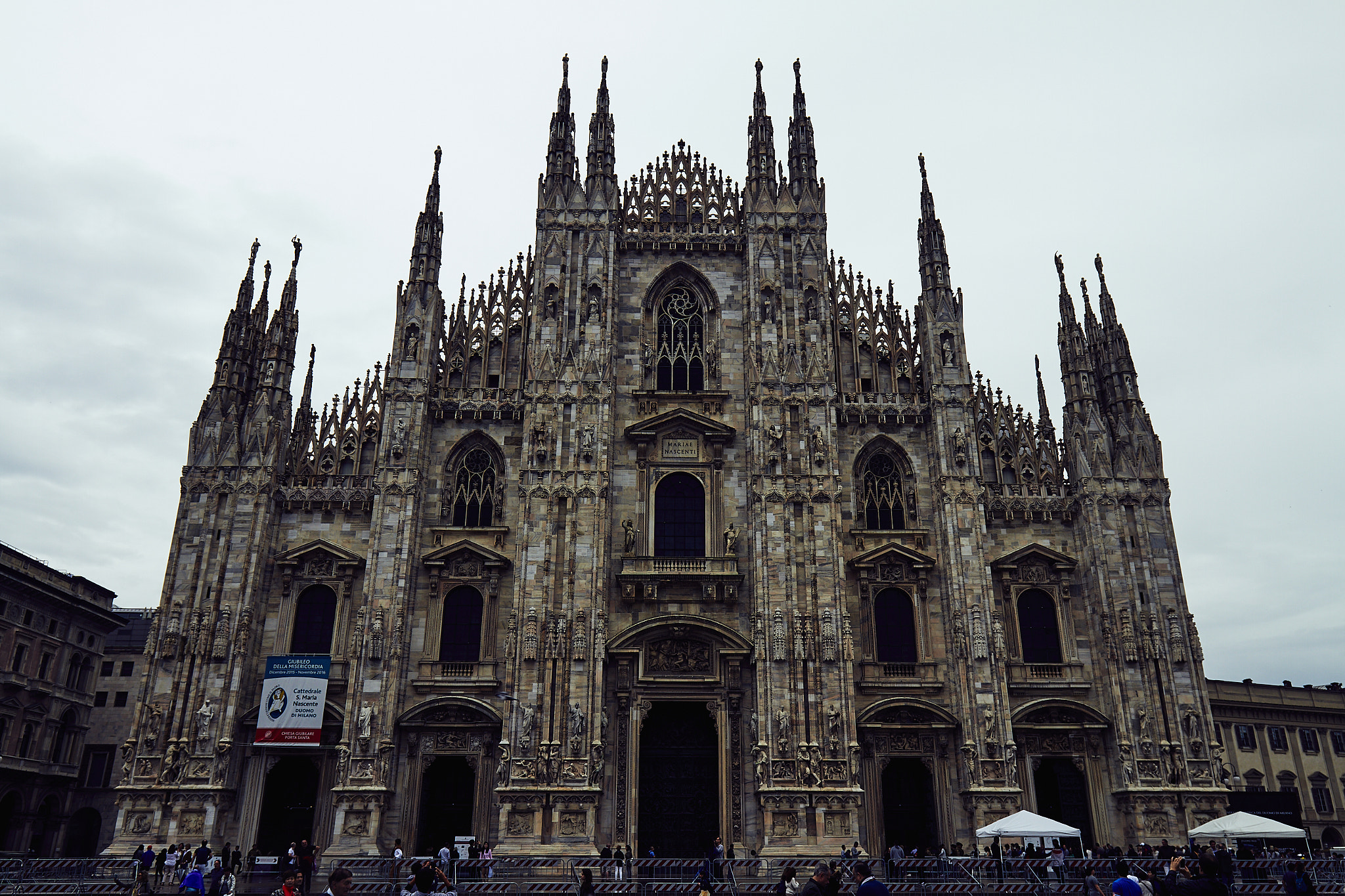 Canon EF 16-35mm F4L IS USM sample photo. Milan cathedral photography