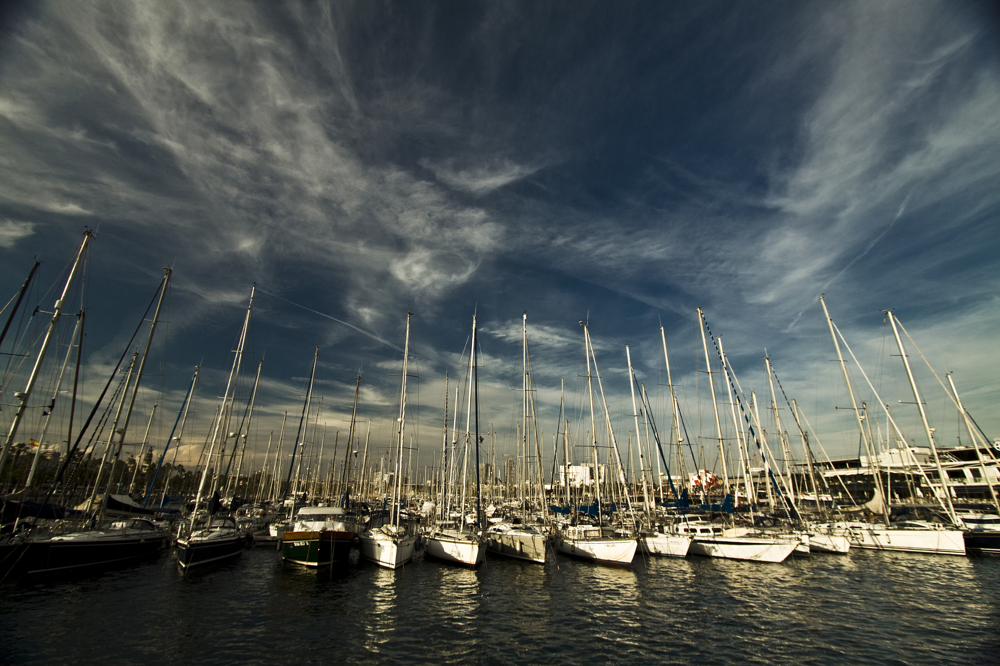 Canon EF-S 10-22mm F3.5-4.5 USM sample photo. Boats photography