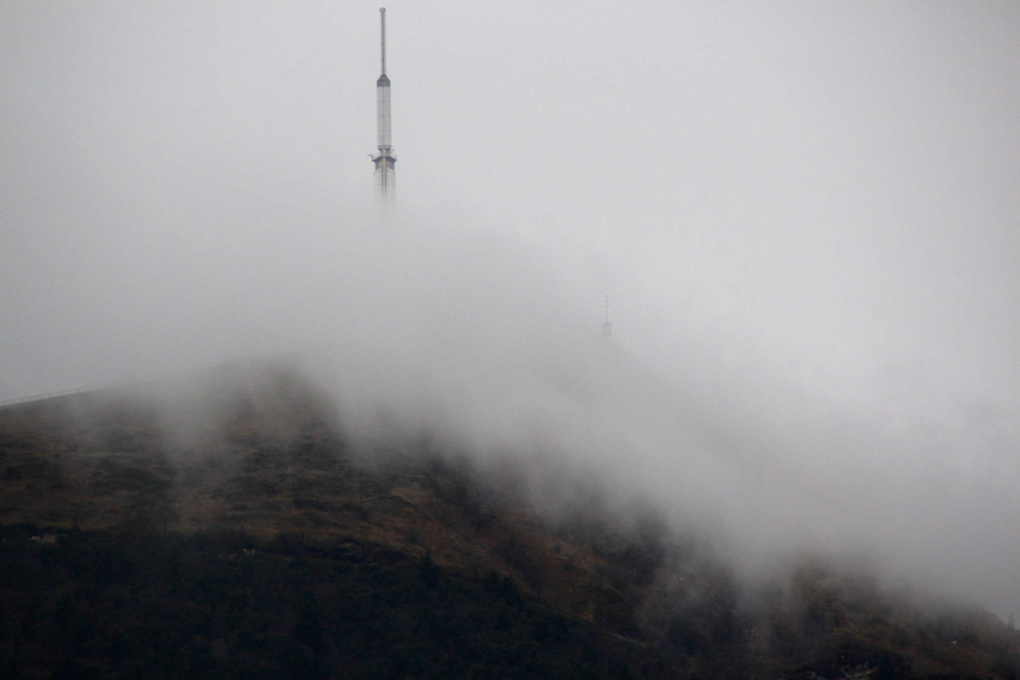 Canon EOS 1300D (EOS Rebel T6 / EOS Kiss X80) sample photo. Top of a mountain photography