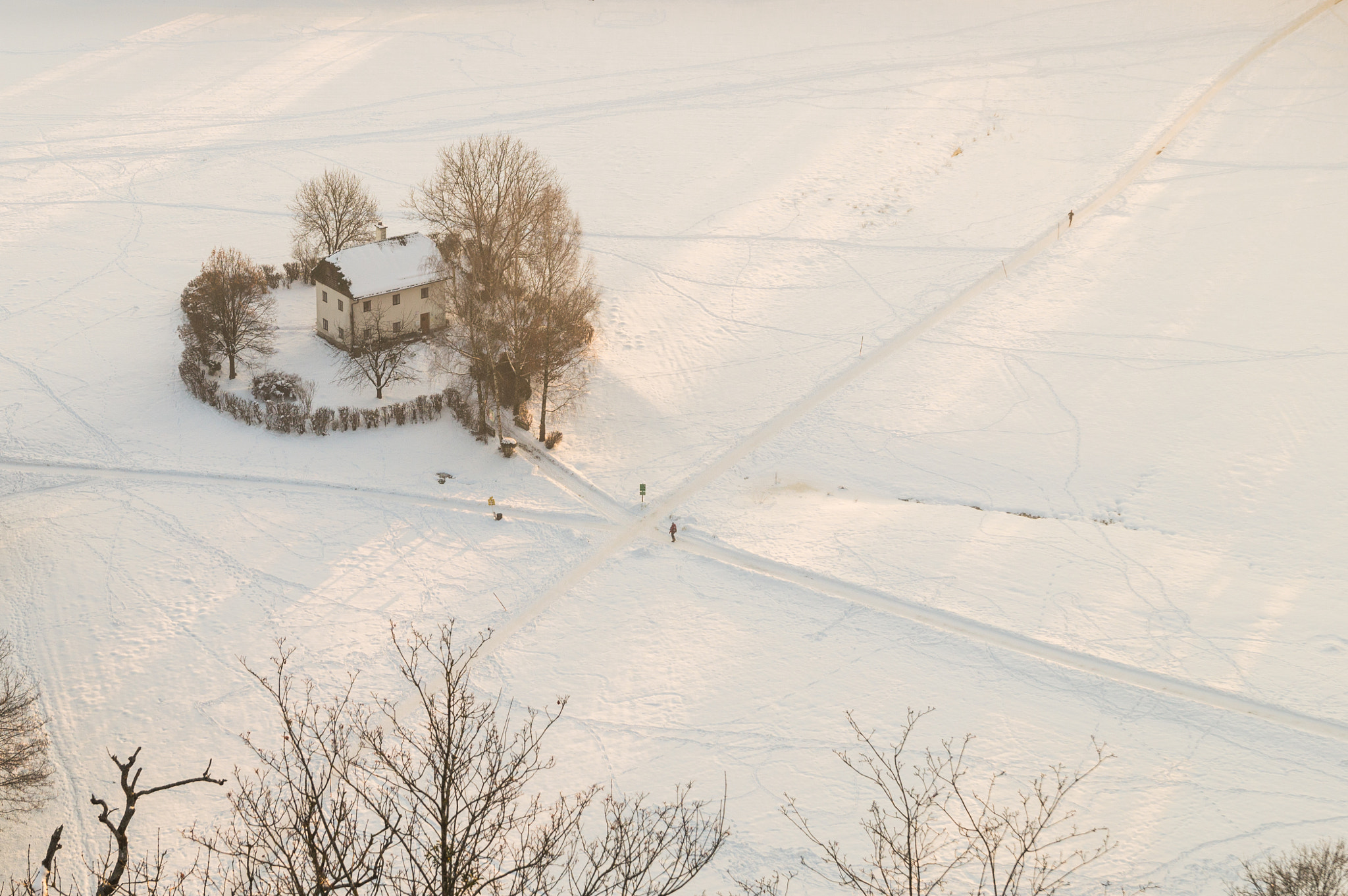 Sony SLT-A57 sample photo. An isolated house photography