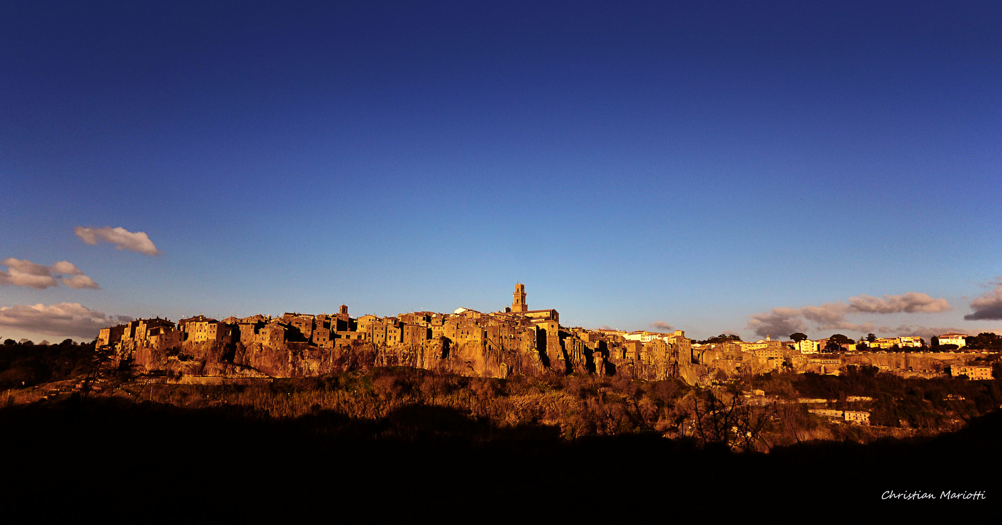 Nikon D3100 + Nikon AF-S Nikkor 28mm F1.8G sample photo. Pitigliano photography