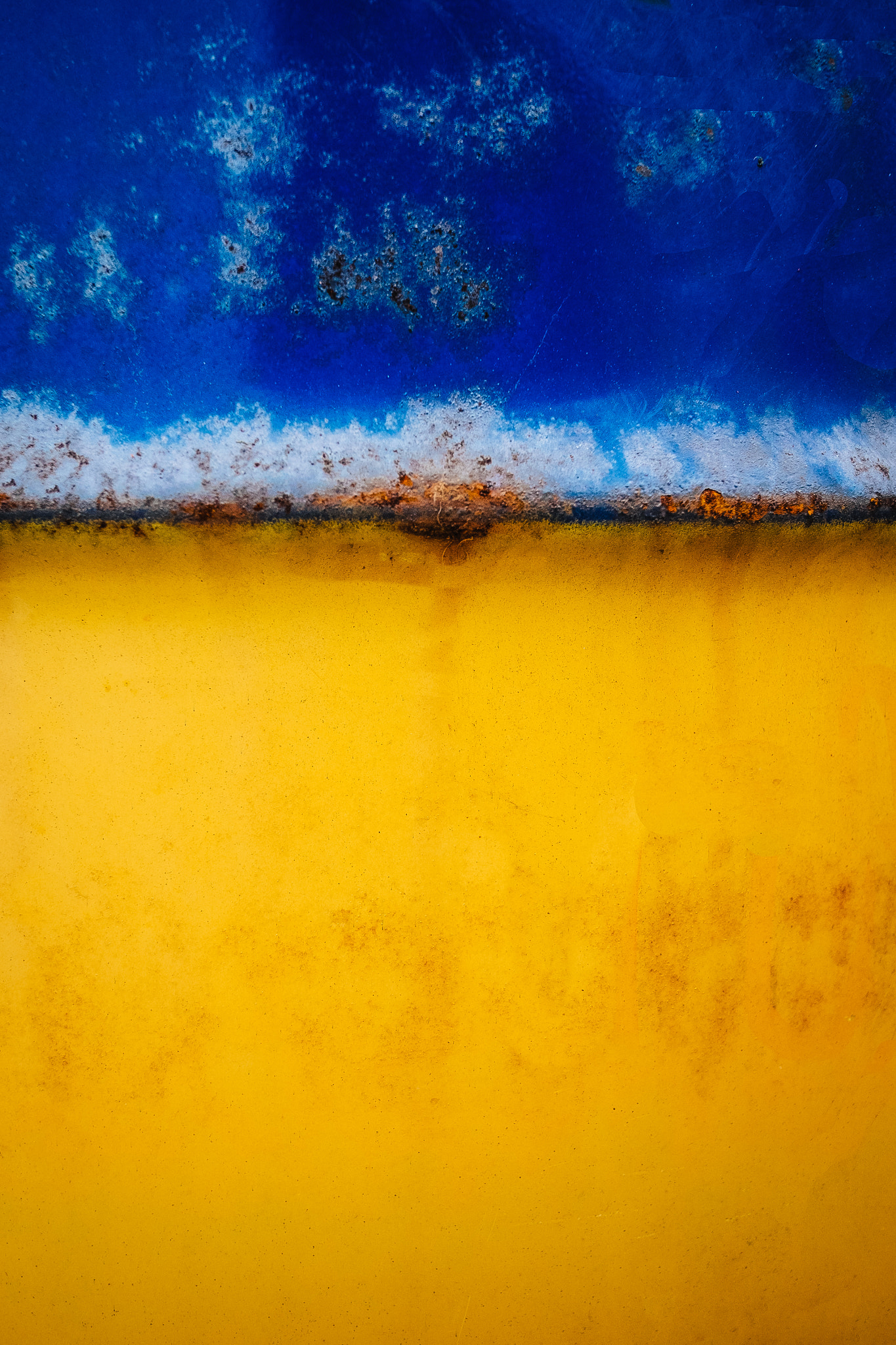 Fujifilm X-T1 + Fujifilm XF 18mm F2 R sample photo. Yellow blues photography