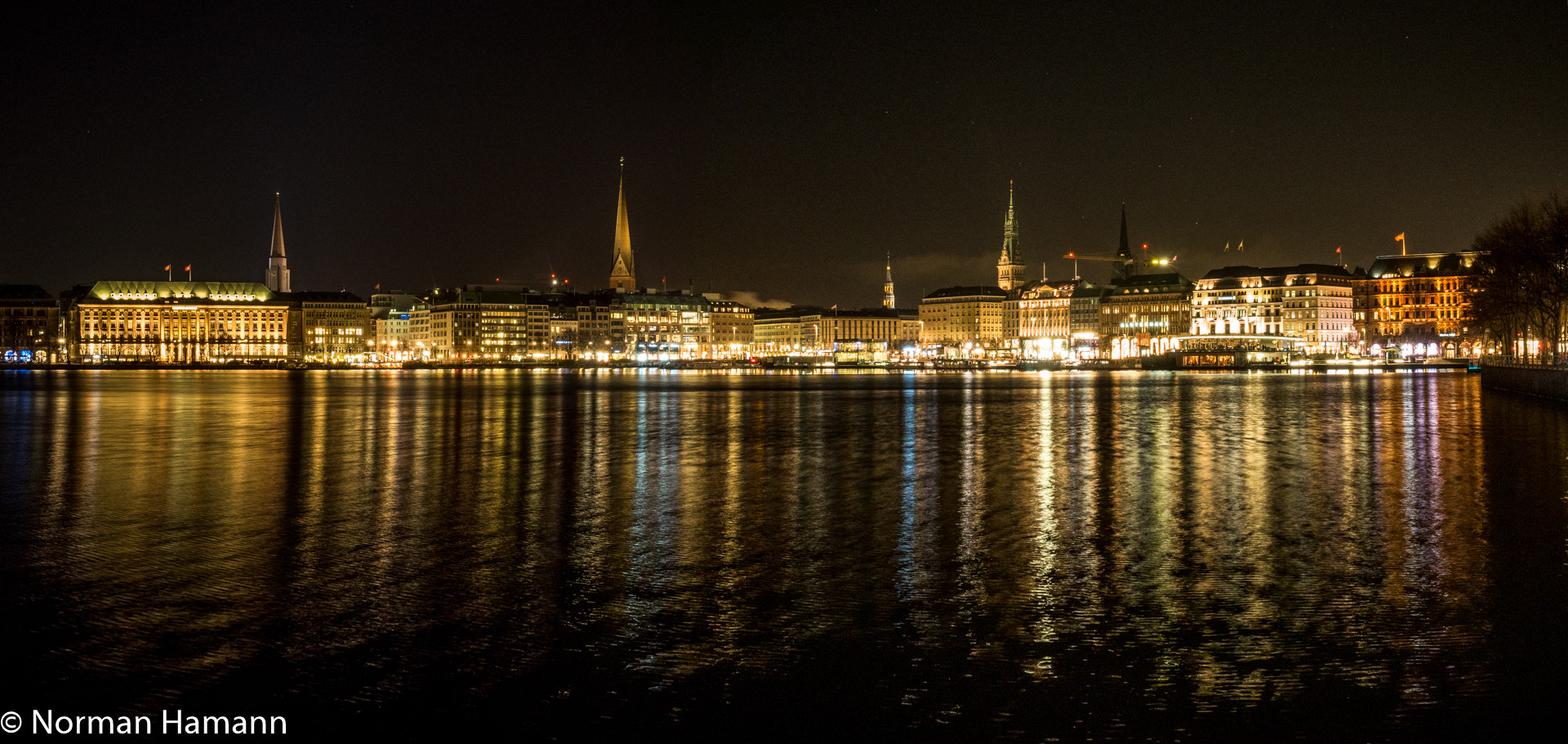 Olympus PEN E-PL7 sample photo. Night photography