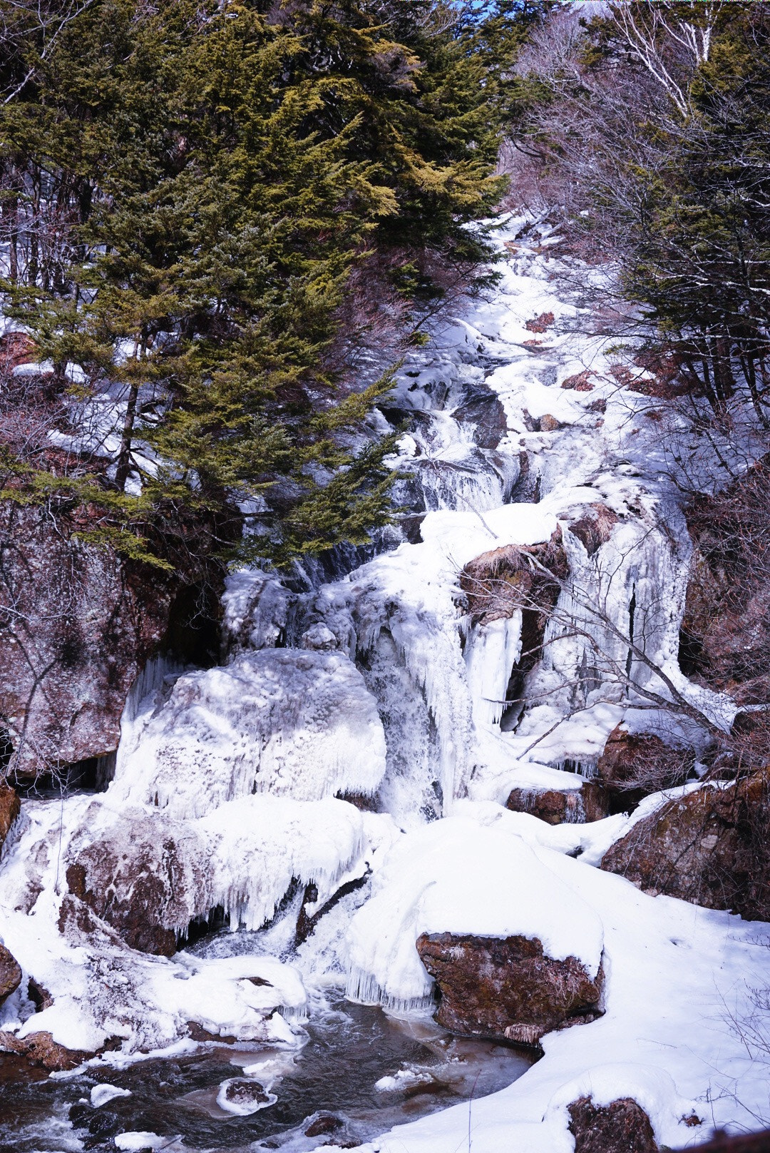 Sony a6300 + Sony E 18-50mm F4-5.6 sample photo. Ryuzu waterfall. photography