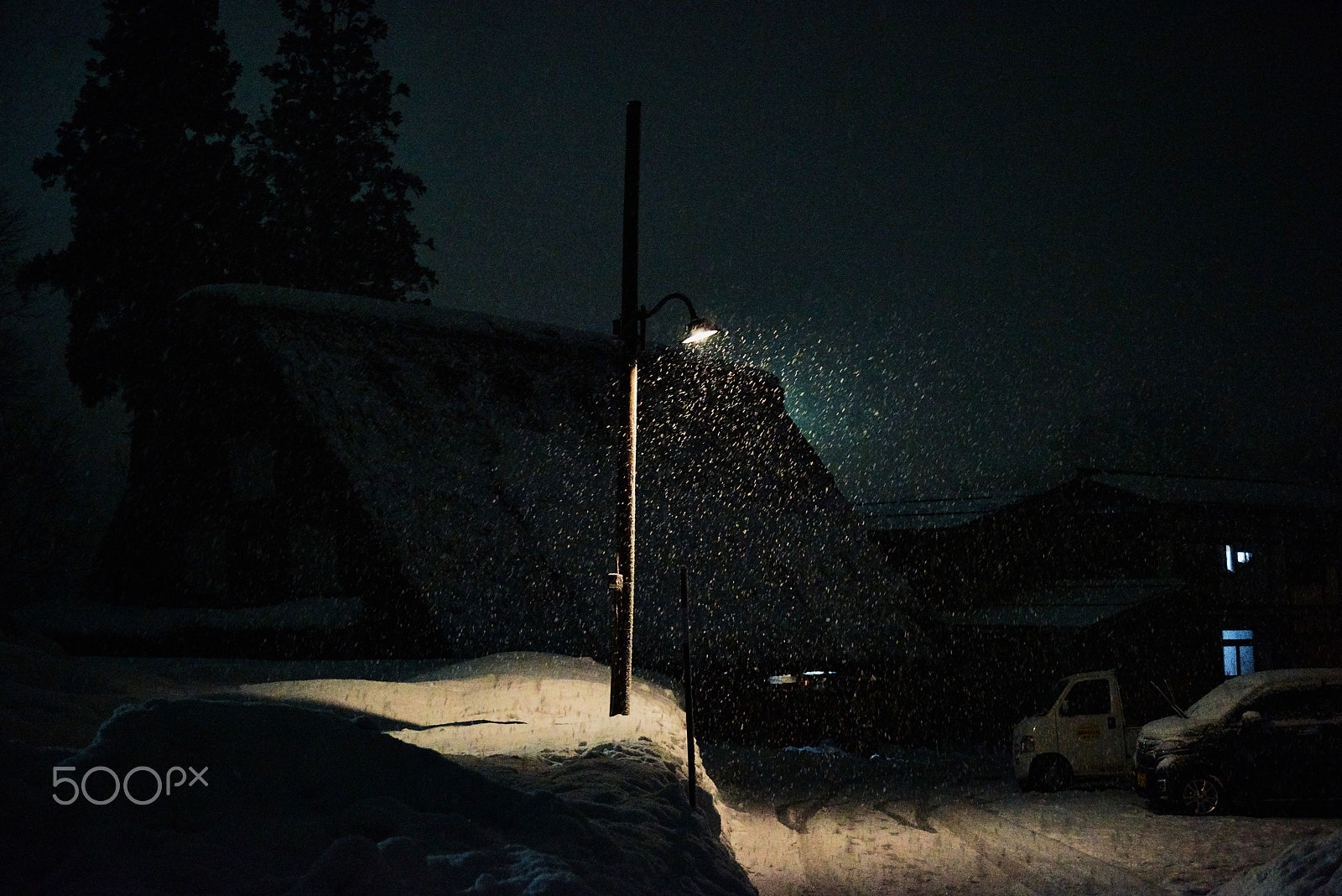 Nikon AF-S Nikkor 24-70mm F2.8G ED sample photo. Silent night photography