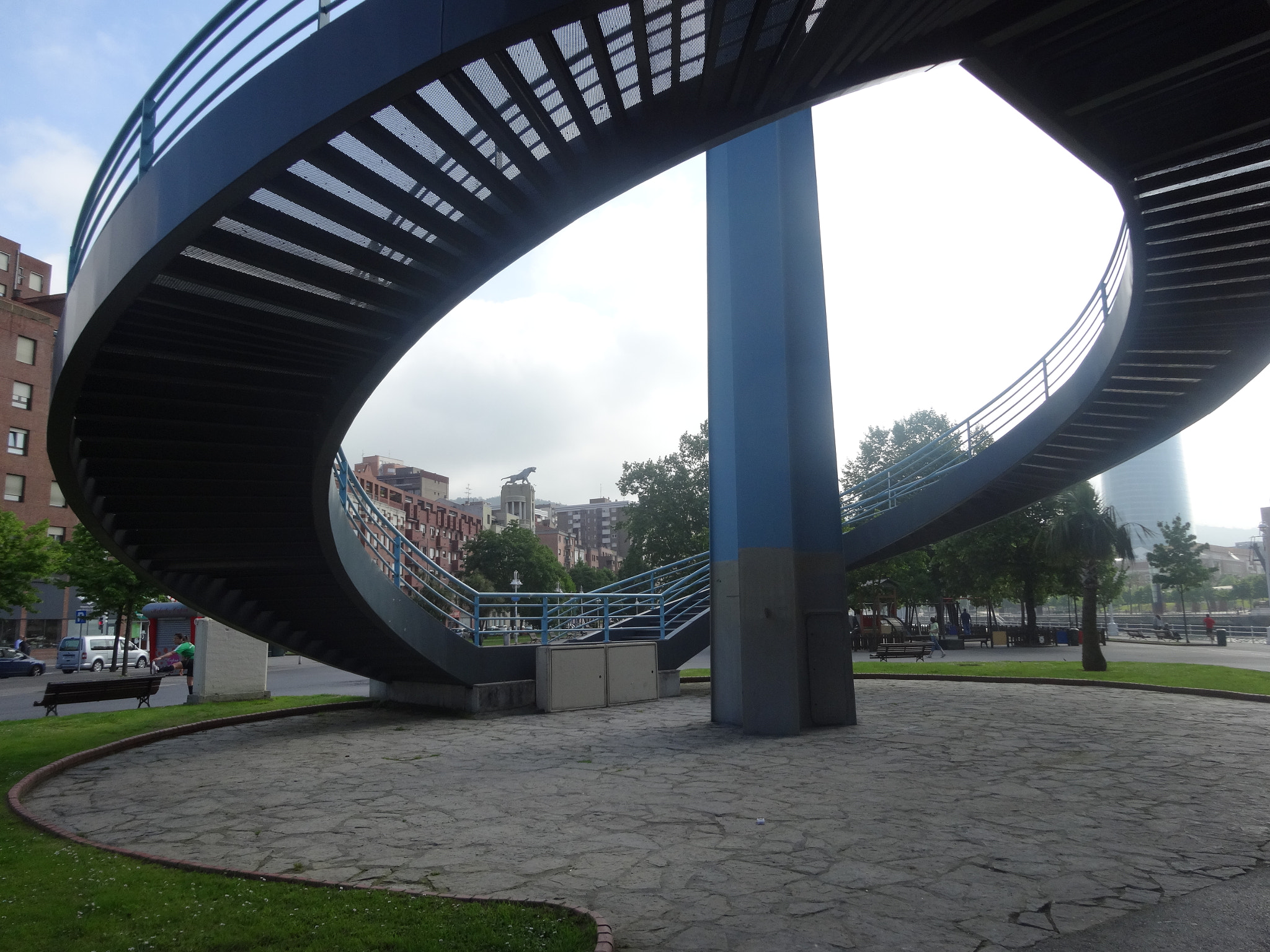 Sony Cyber-shot DSC-WX300 sample photo. Paseantes photography