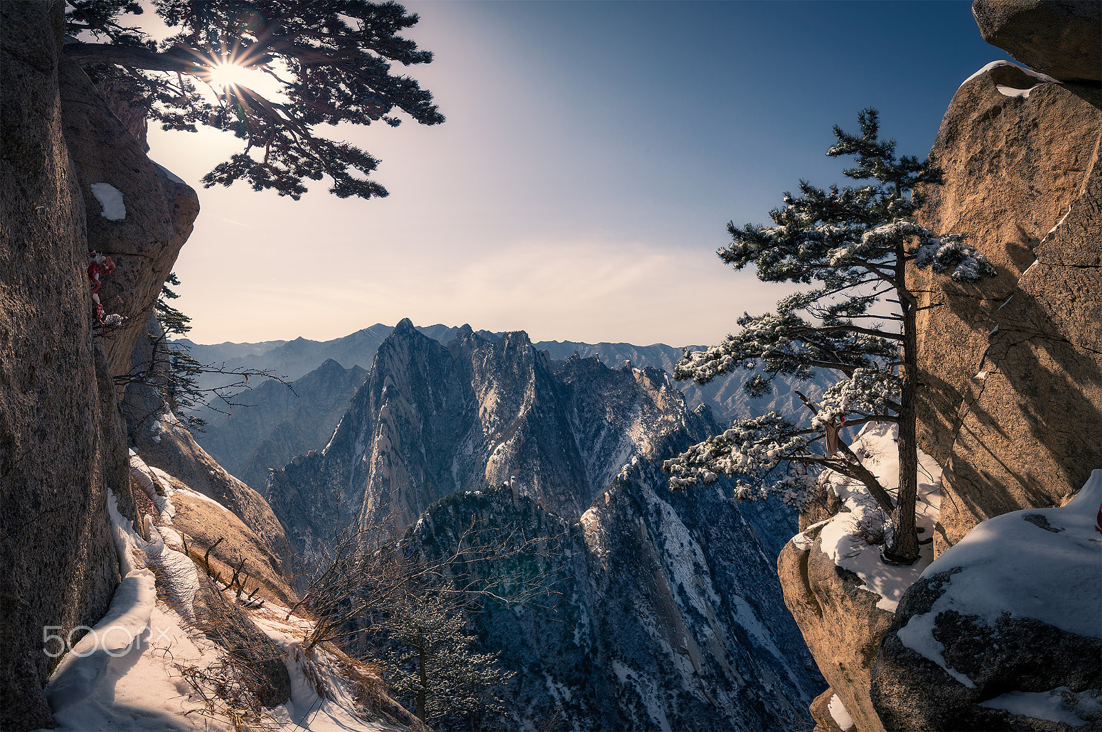 Canon EOS 6D + Canon EF 300mm f/2.8L sample photo. Huashan pine photography