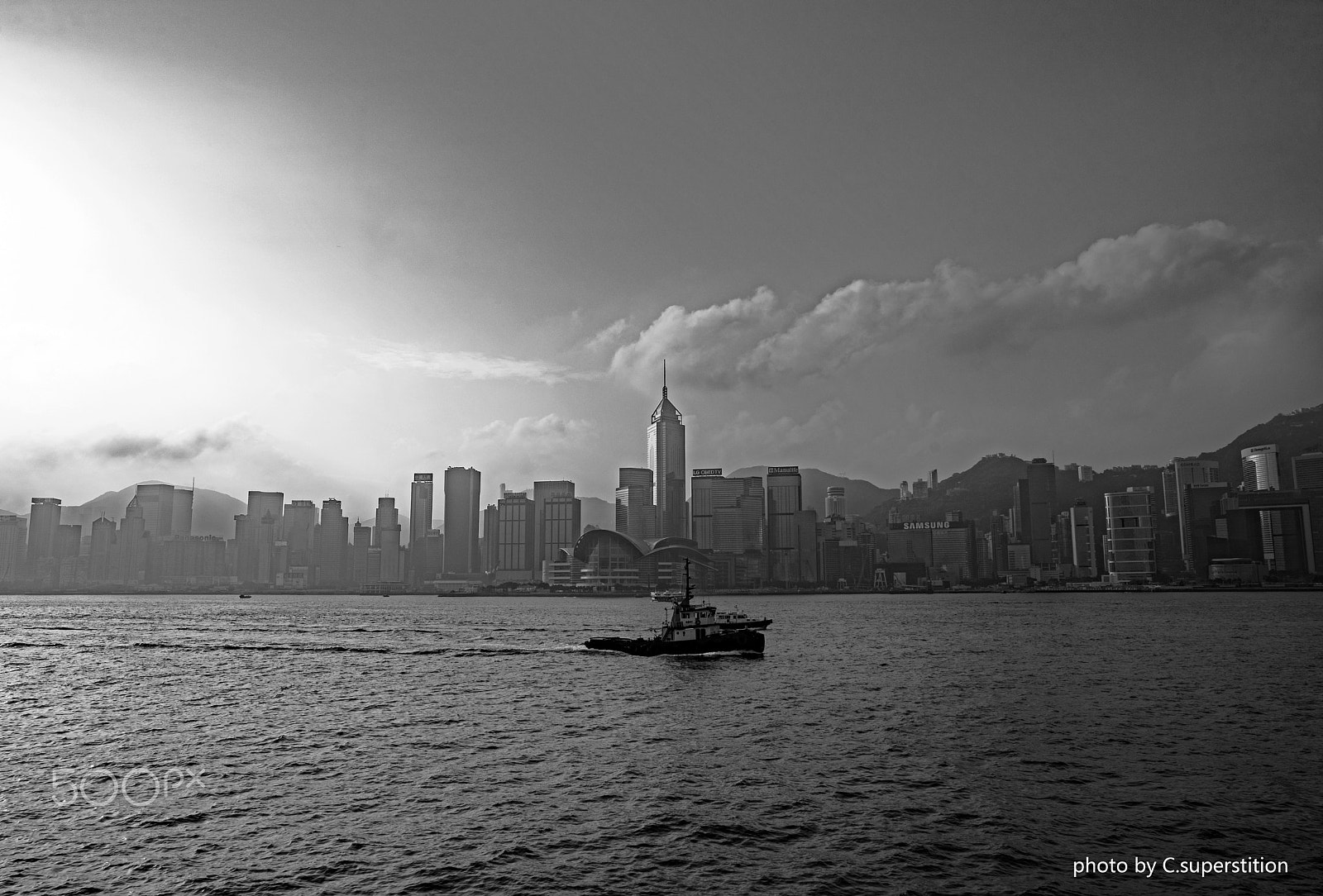 Sony a7 + ZEISS Batis 25mm F2 sample photo. A ship photography