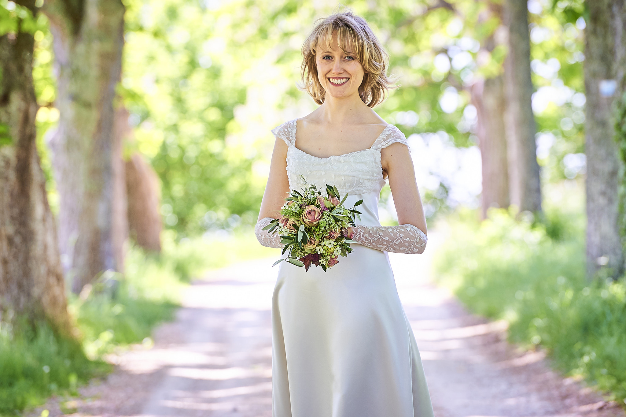 Nikon D700 sample photo. Bride in a park at neuburg/donau, germany photography