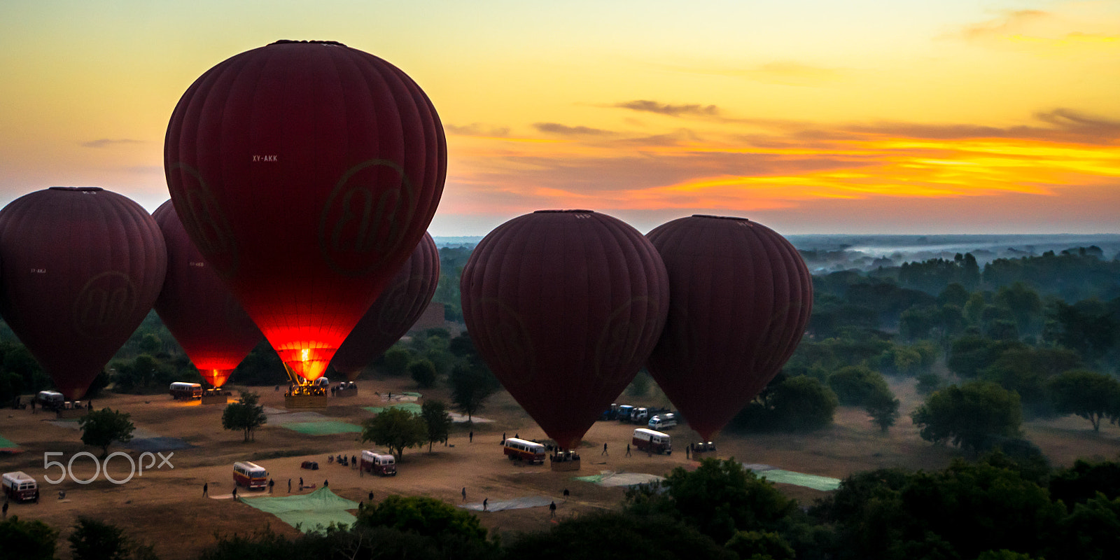 Sony a7R + Sony E 18-200mm F3.5-6.3 OSS sample photo. Balloons rising photography