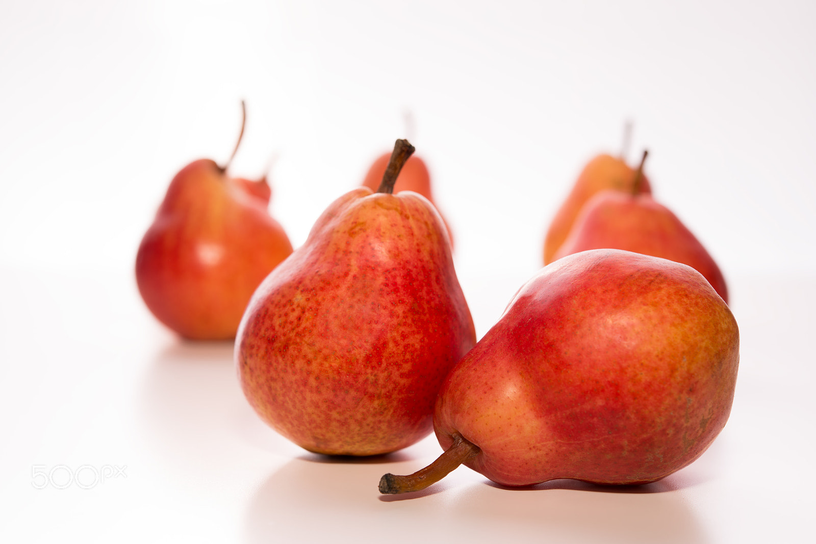 Nikon AF-S Micro-Nikkor 60mm F2.8G ED sample photo. Many pears on a white background photography