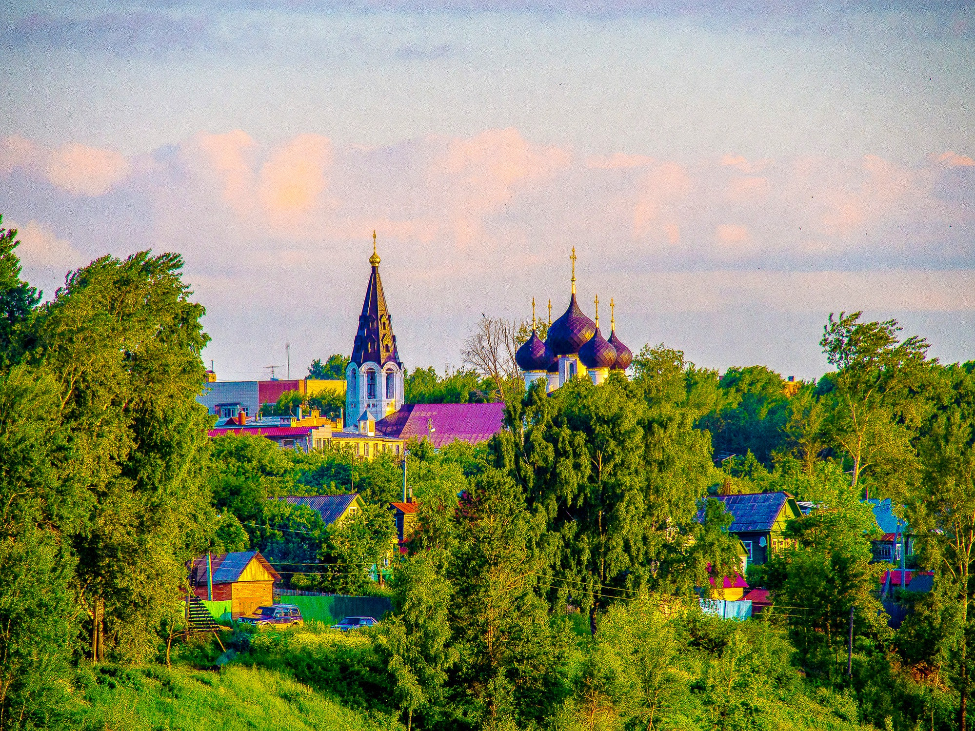 Olympus OM-D E-M5 sample photo. Colorful russian town photography