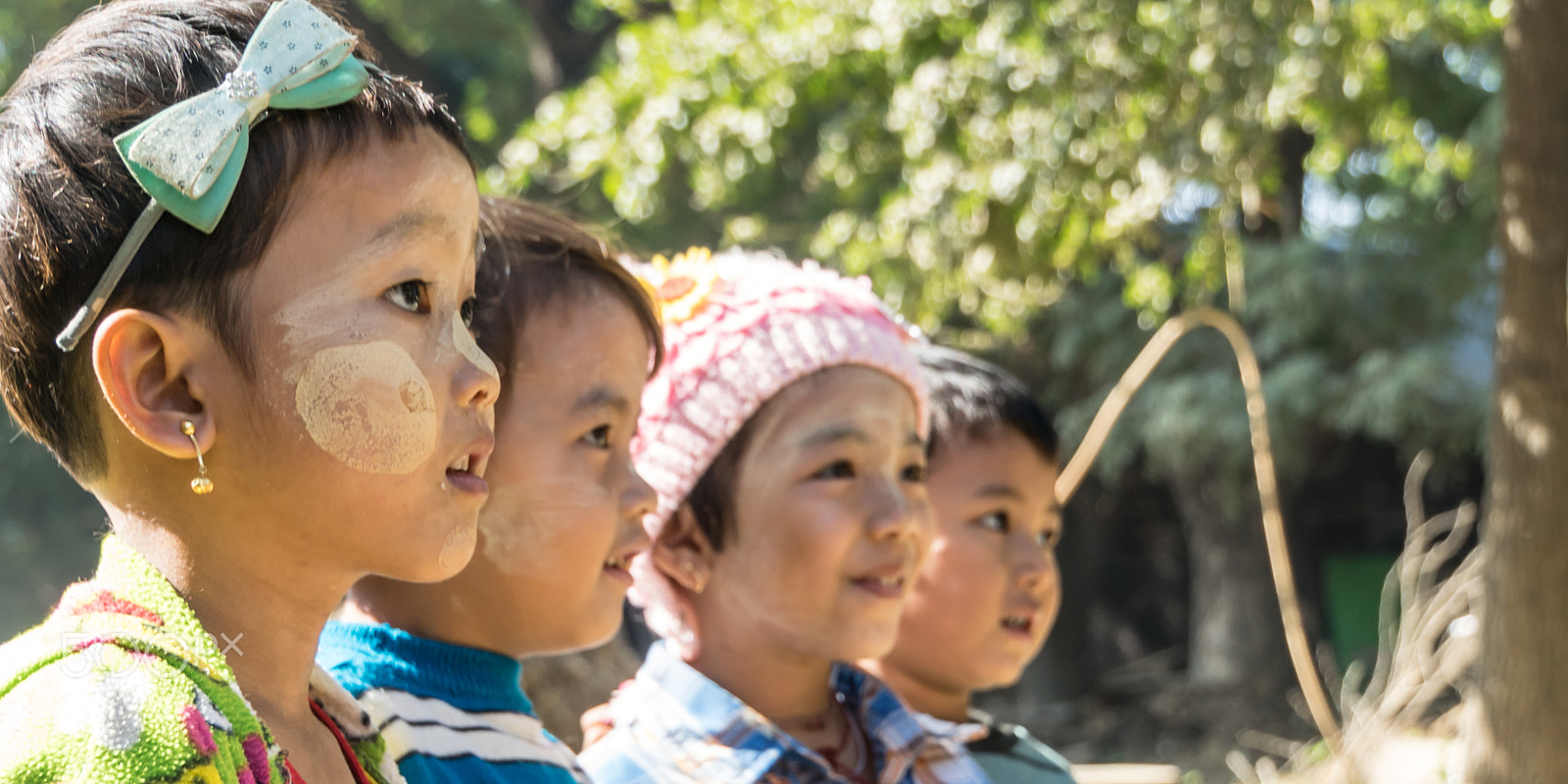 Sony a7R + Sony E 18-200mm F3.5-6.3 OSS sample photo. The children of myanmar photography