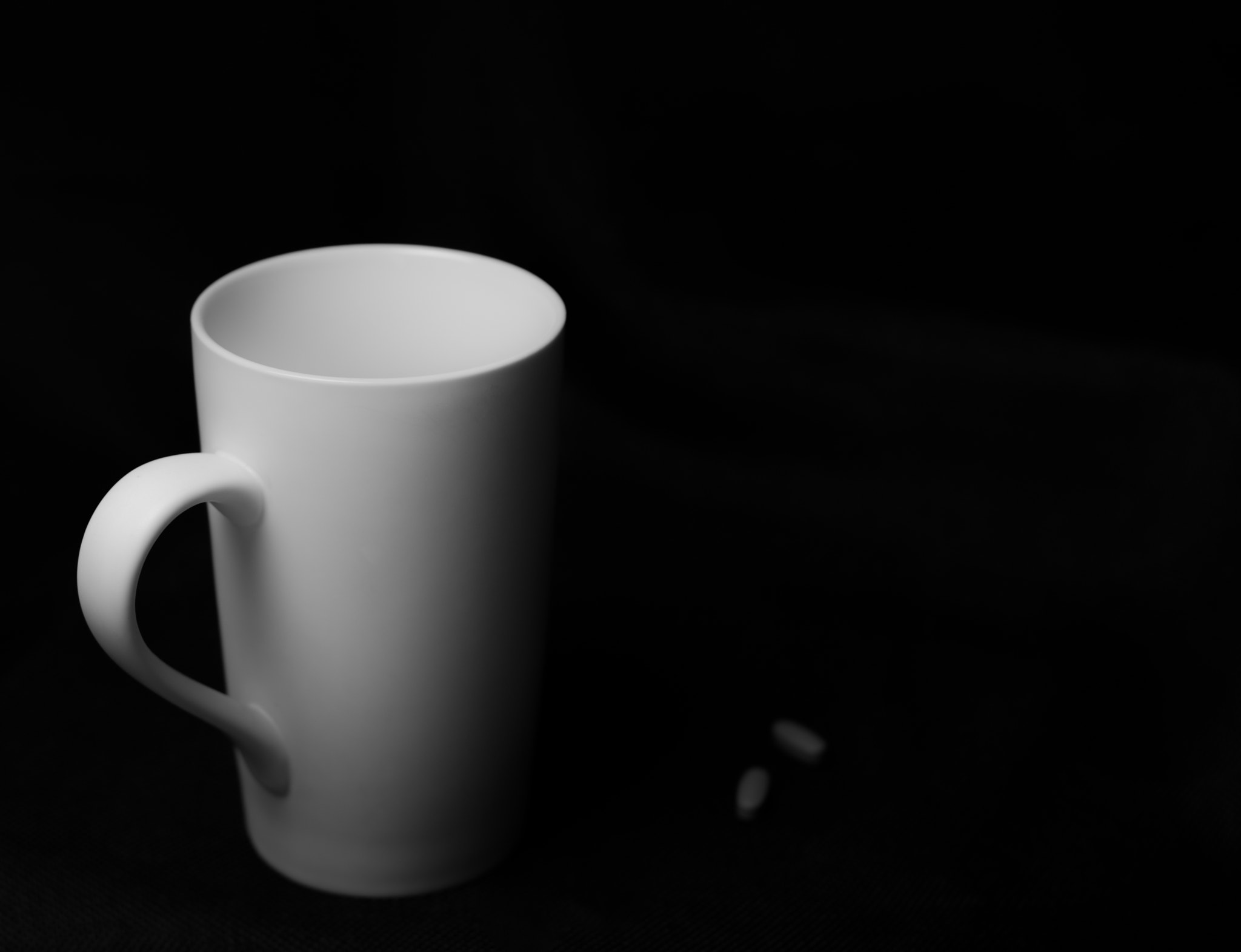 Nikon D810 + Nikon AF Nikkor 50mm F1.8D sample photo. Cup and medicine photography