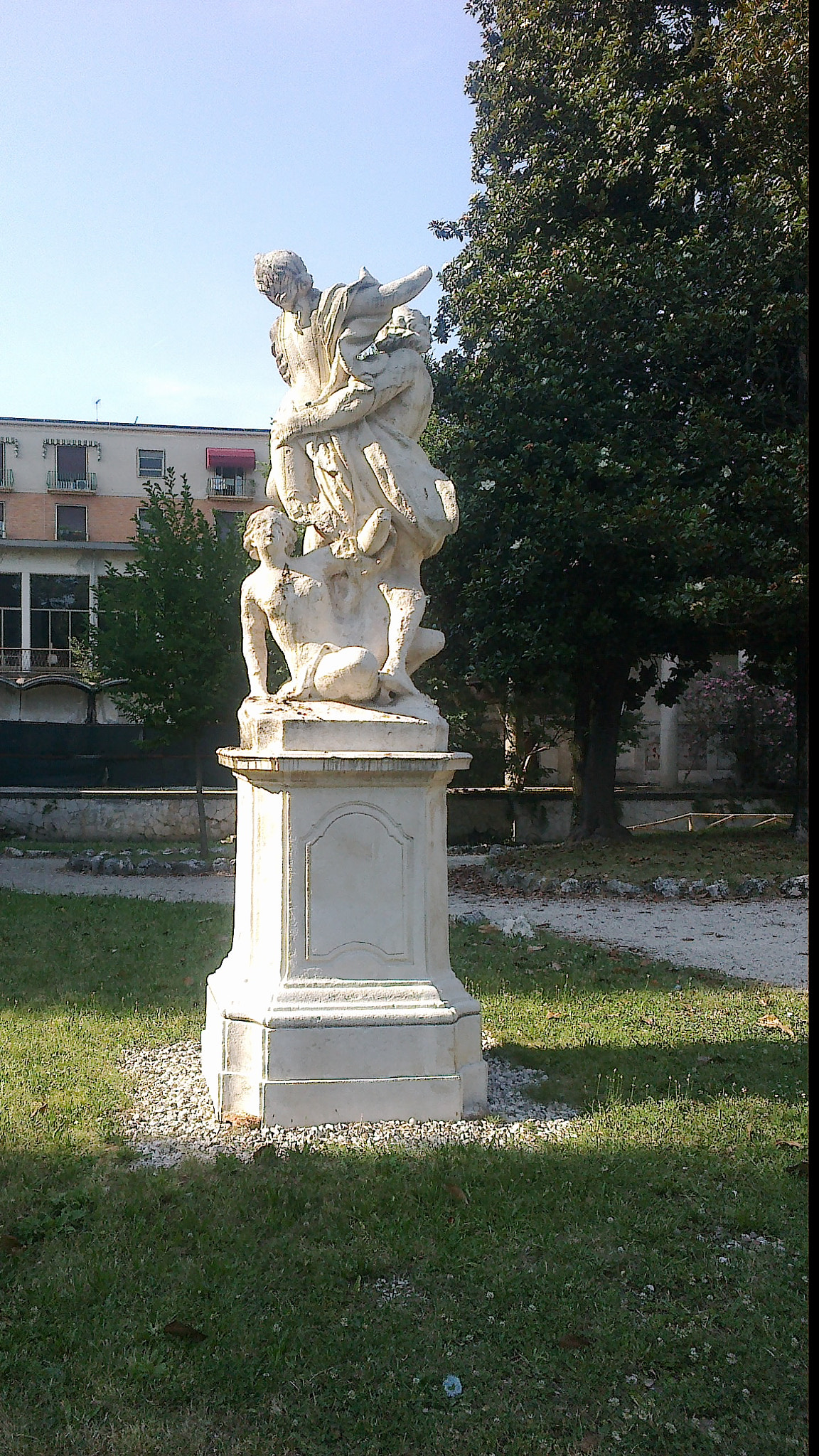 Nokia 500 sample photo. Vicenza, italy photography