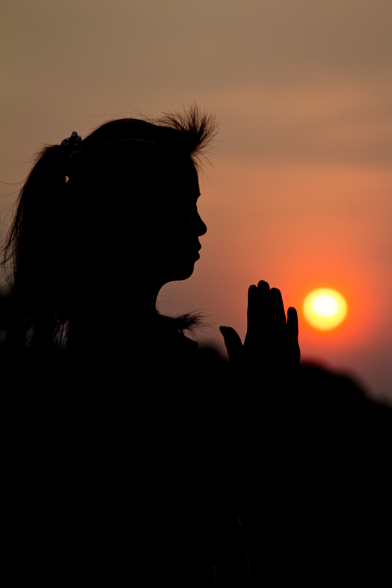 Canon EOS 60D + EF75-300mm f/4-5.6 sample photo. Pray photography