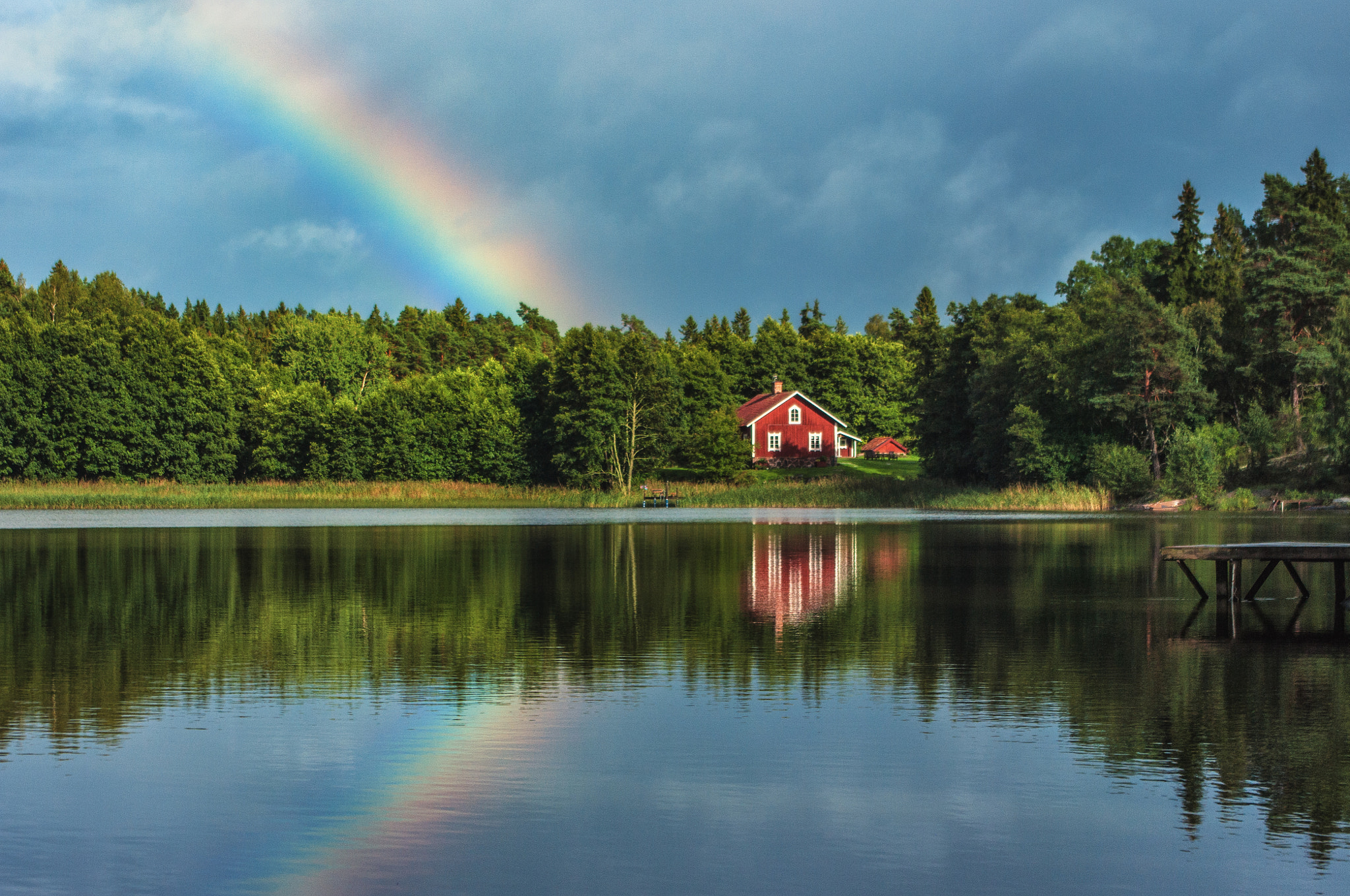 Pentax smc DA 18-55mm F3.5-5.6 AL WR sample photo. Red house with rainbow photography