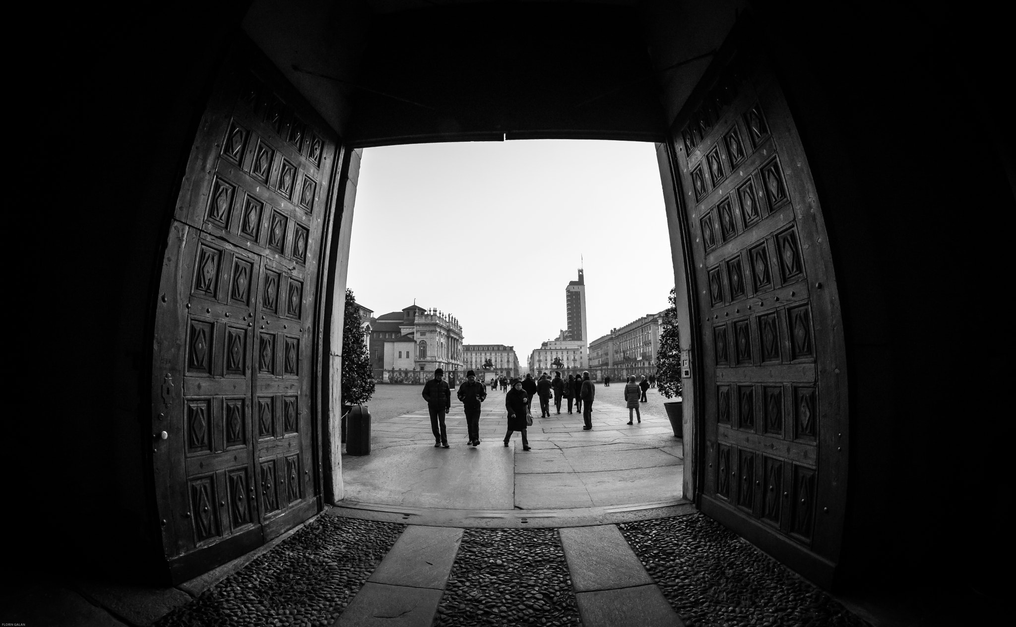 Samyang 8mm F3.5 Aspherical IF MC Fisheye sample photo. The spy-hole... photography