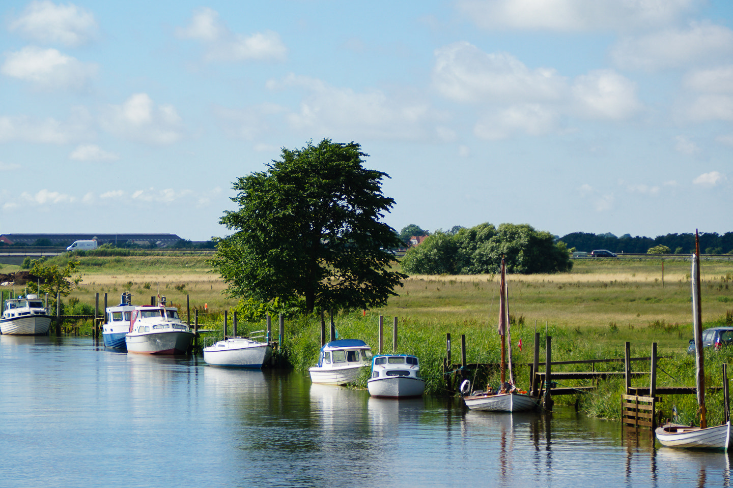 Sony DT 18-200mm F3.5-6.3 sample photo. Canal photography