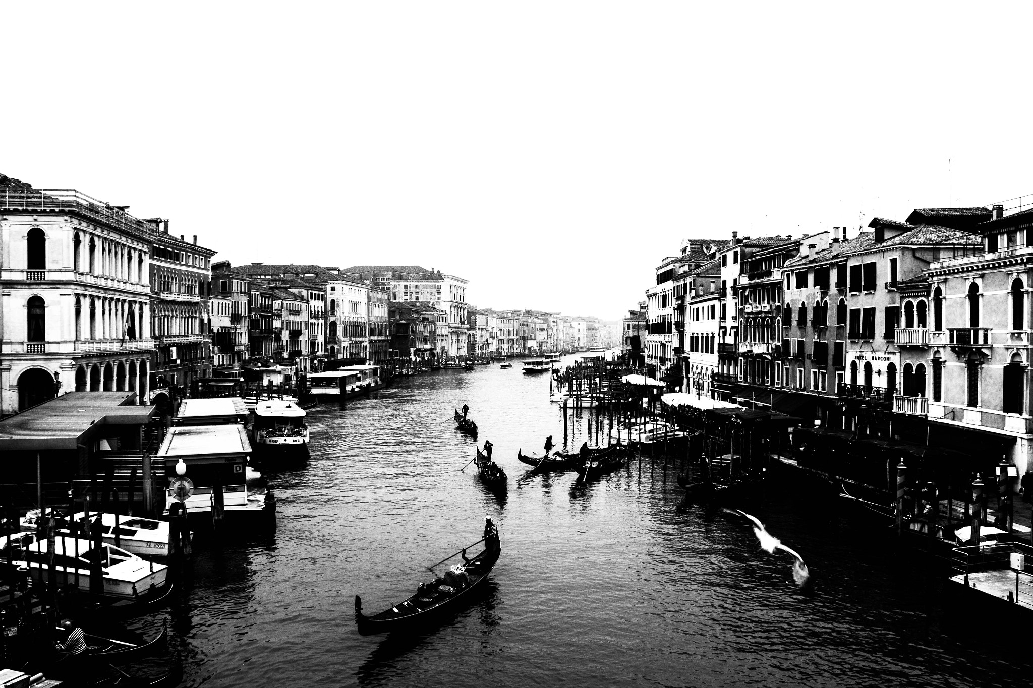 Canon EOS 550D (EOS Rebel T2i / EOS Kiss X4) sample photo. Venice canal photography