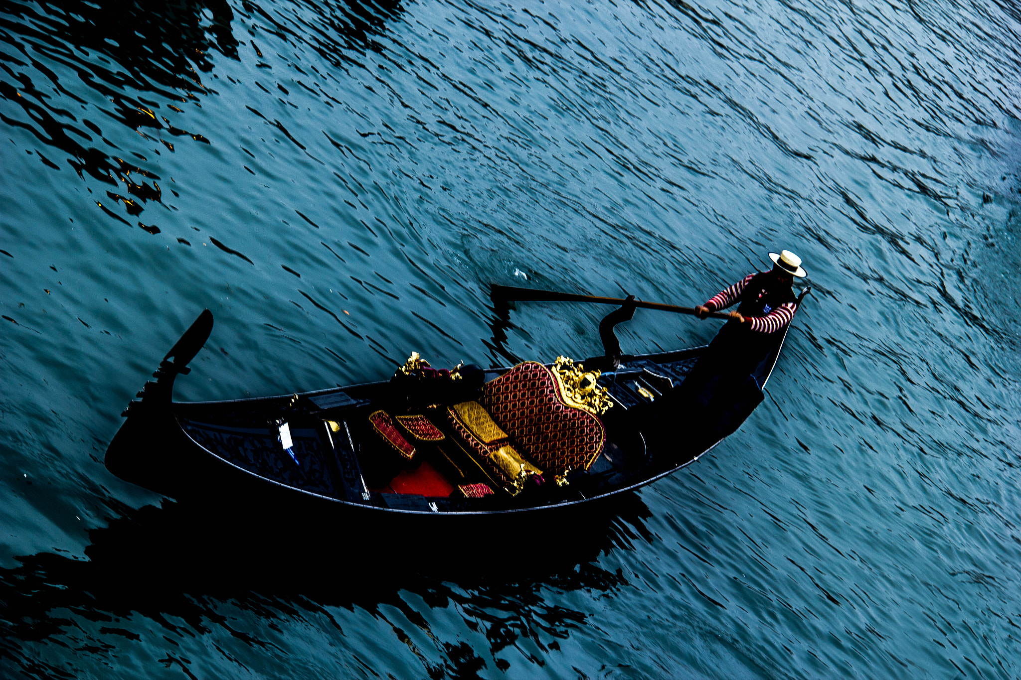 Canon EOS 550D (EOS Rebel T2i / EOS Kiss X4) sample photo. Phantom gondolier photography