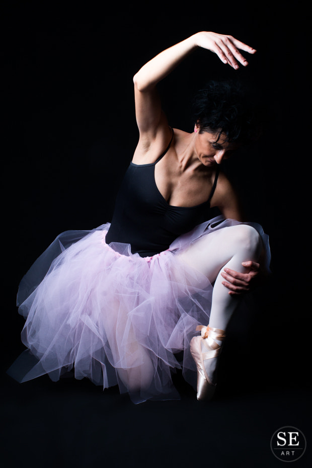 Canon EOS 70D + Canon EF 35mm F1.4L USM sample photo. Ballerina photography