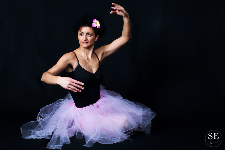 Canon EOS 70D + Canon EF 35mm F1.4L USM sample photo. Ballerina photography