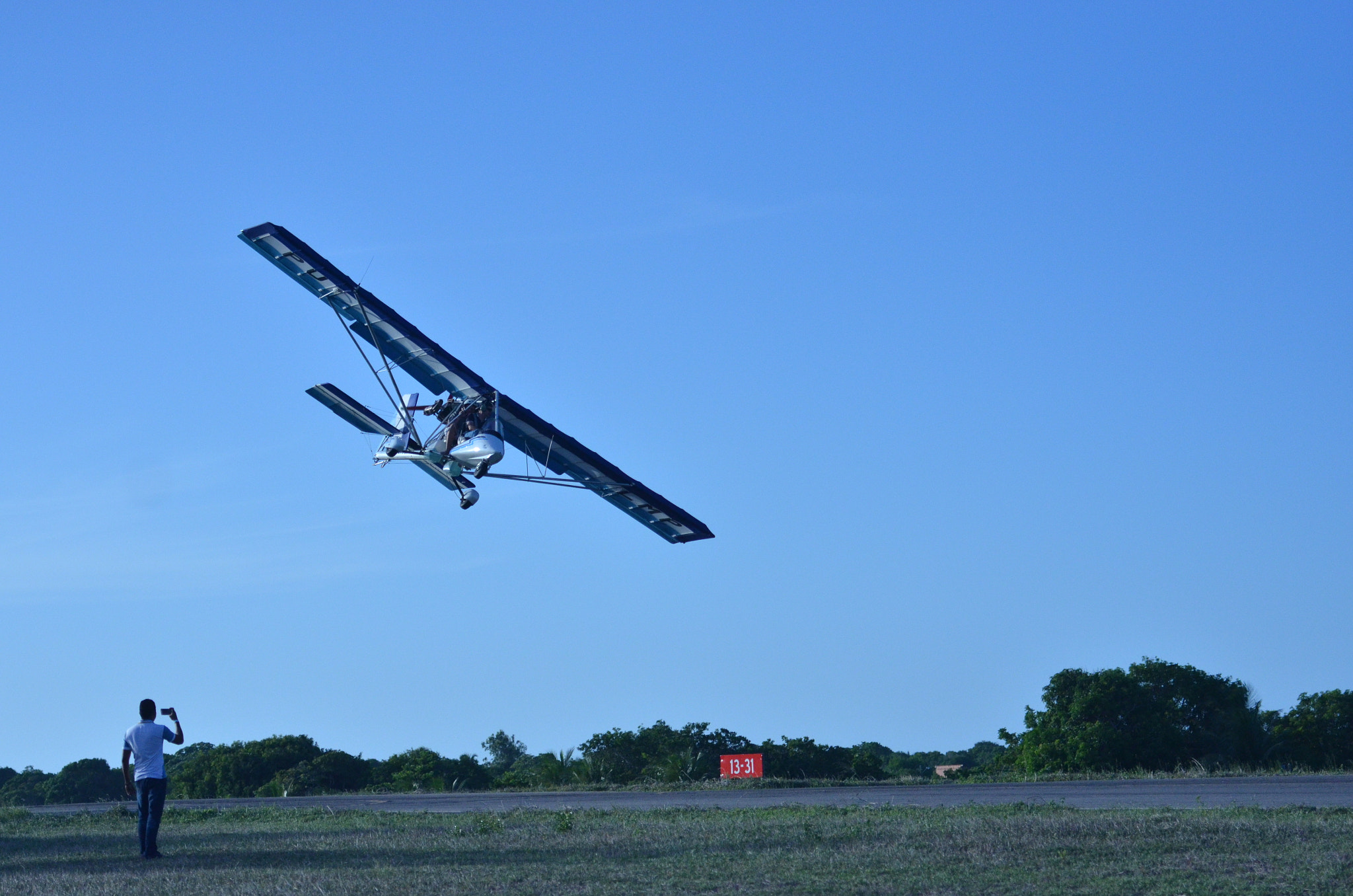 Nikon AF-S Nikkor 70-200mm F2.8G ED VR II sample photo. Flyby microlight being recorded (see gallery for full sequence) photography