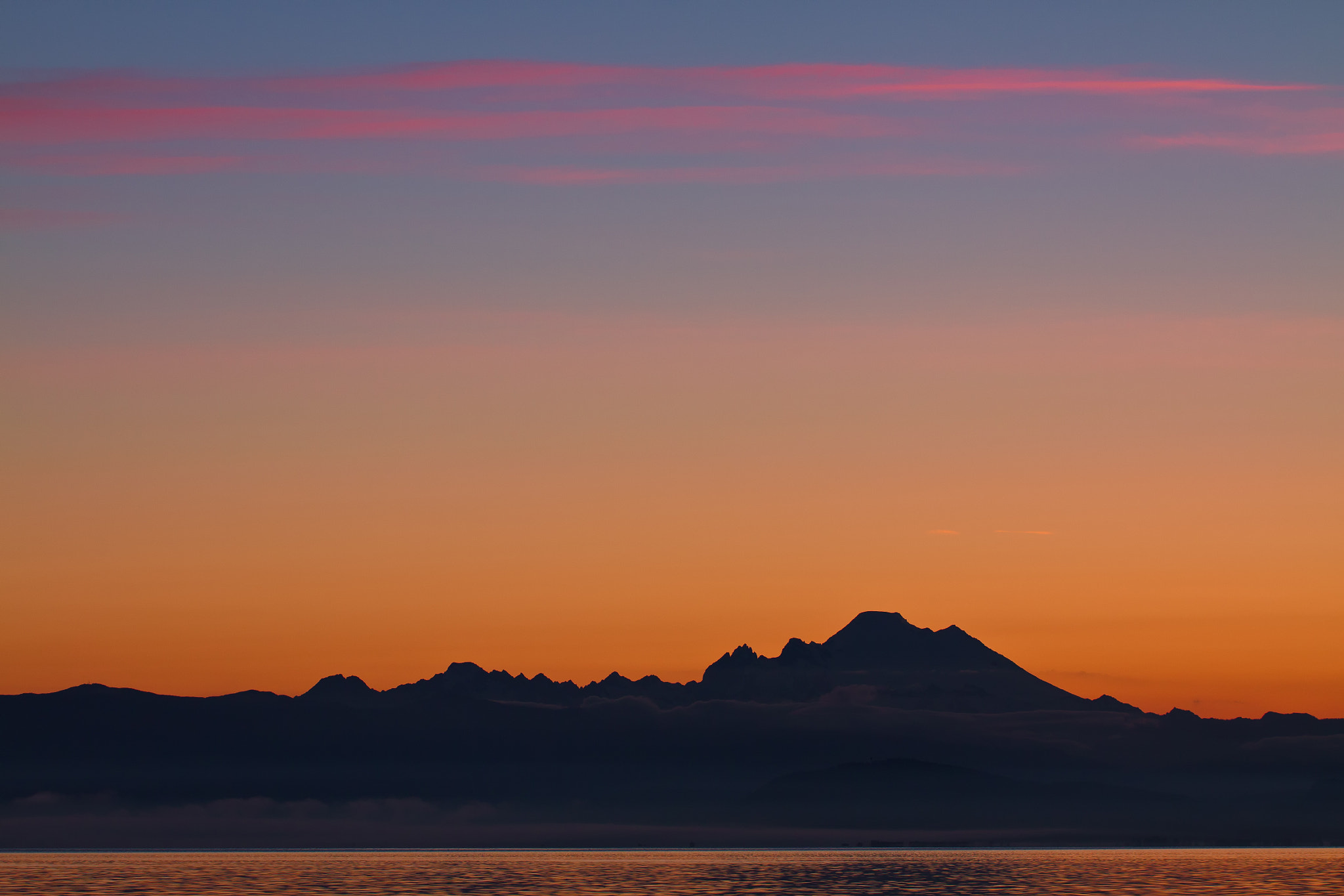 Canon EF 100mm F2.8L Macro IS USM sample photo. Mount baker sunrise photography