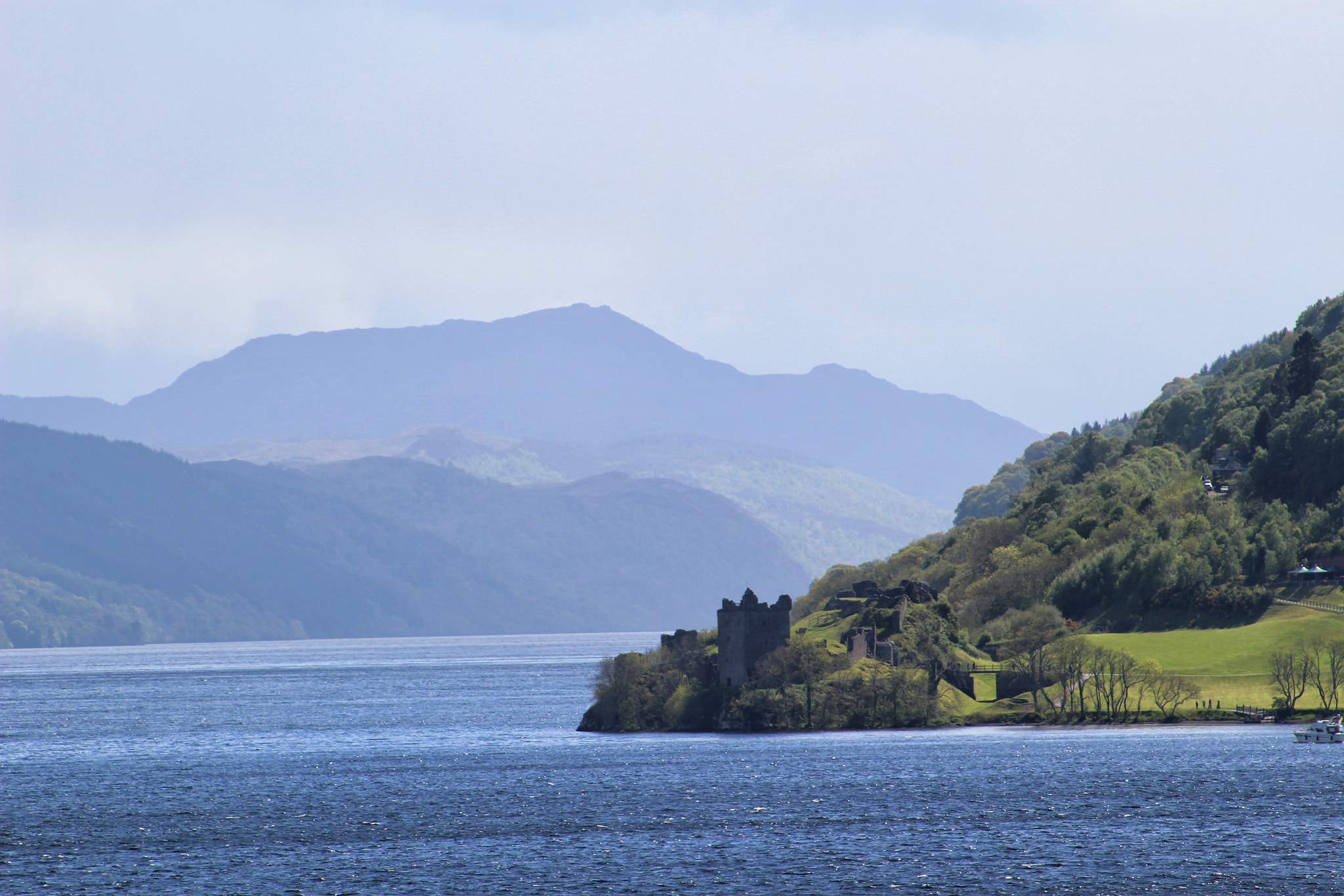 Canon EOS 100D (EOS Rebel SL1 / EOS Kiss X7) sample photo. Urquhart castle photography