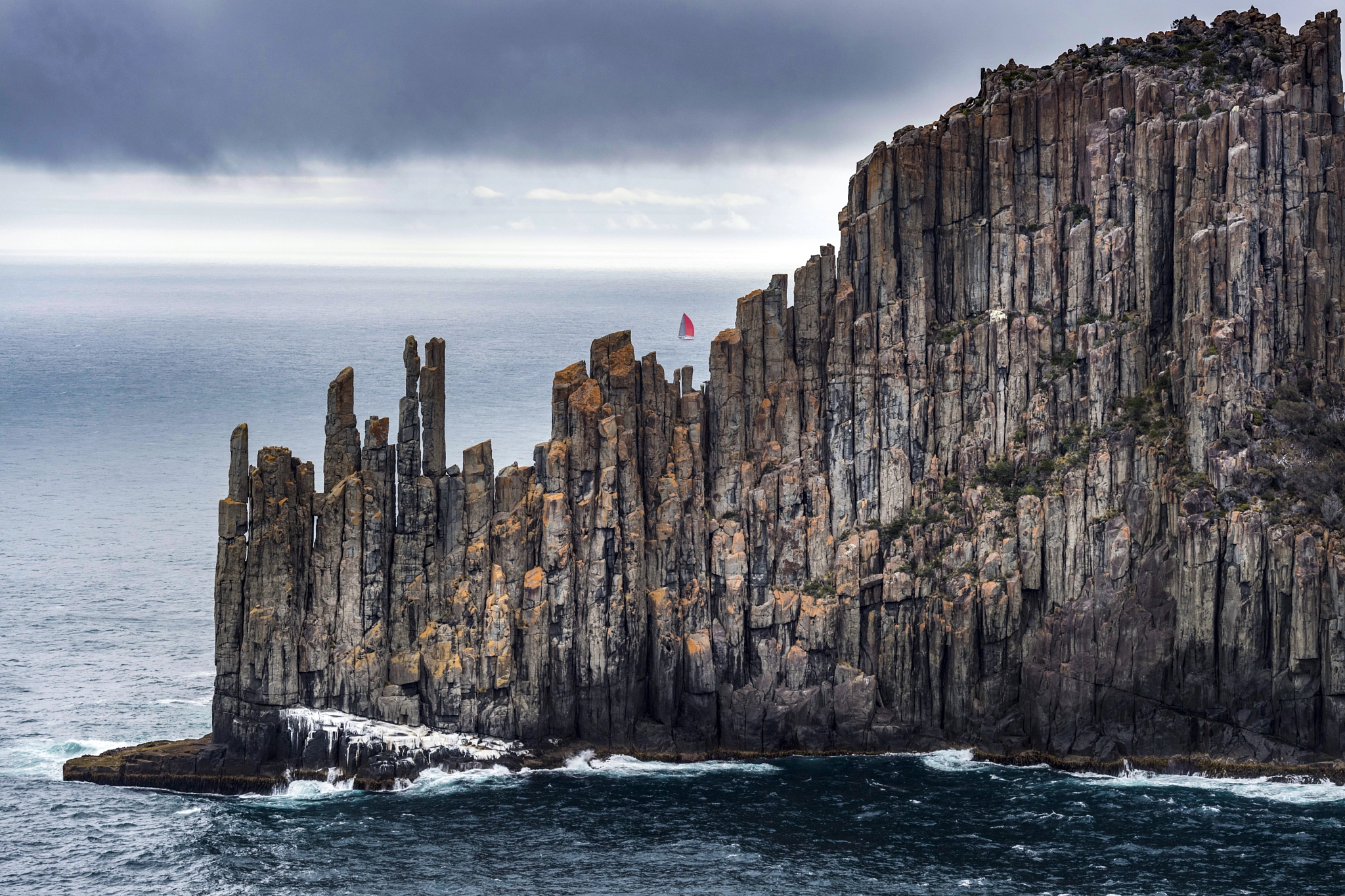 Nikon AF-S Nikkor 70-200mm F2.8G ED VR II sample photo. Tasmania photography