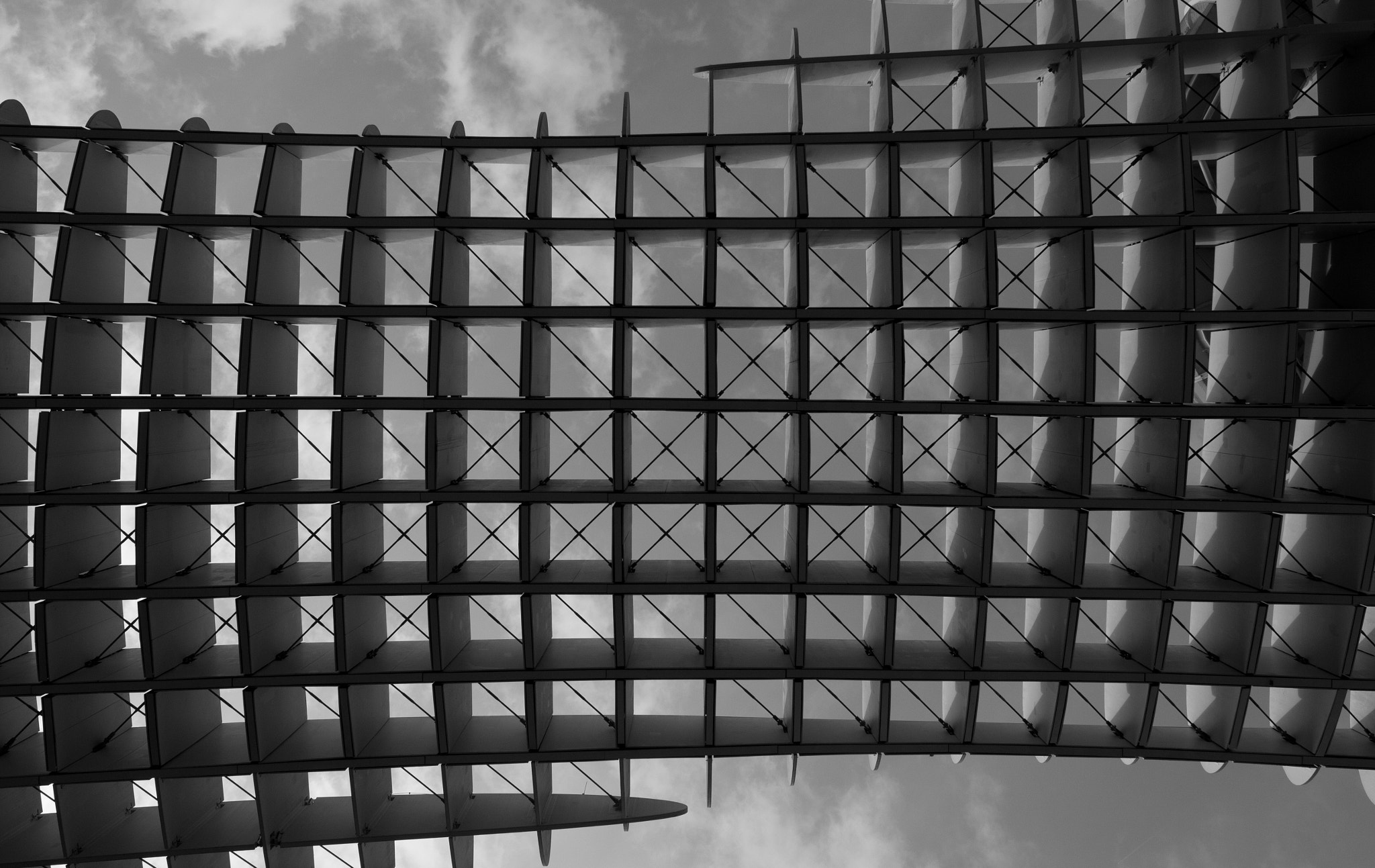 Canon EF 16-35mm F4L IS USM sample photo. Squares photography