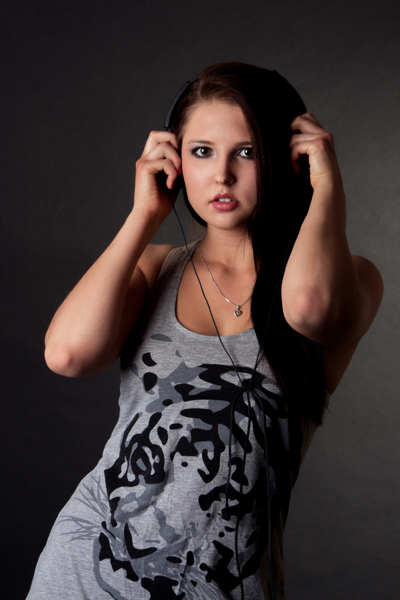Canon EF 28-135mm F3.5-5.6 IS USM sample photo. Headphones photography