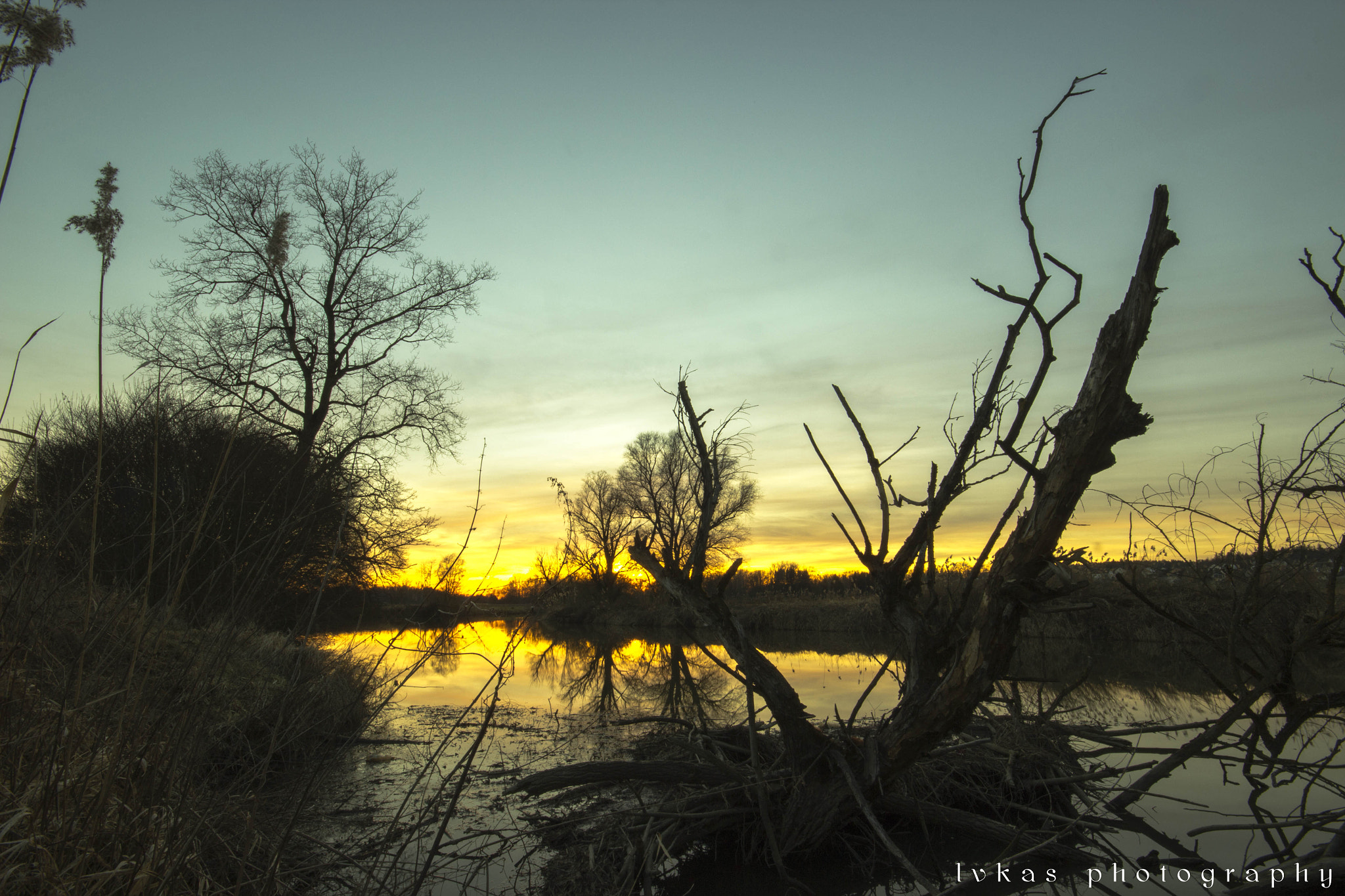 Canon EOS 600D (Rebel EOS T3i / EOS Kiss X5) + Sigma 10-20mm F4-5.6 EX DC HSM sample photo. Stunning photography