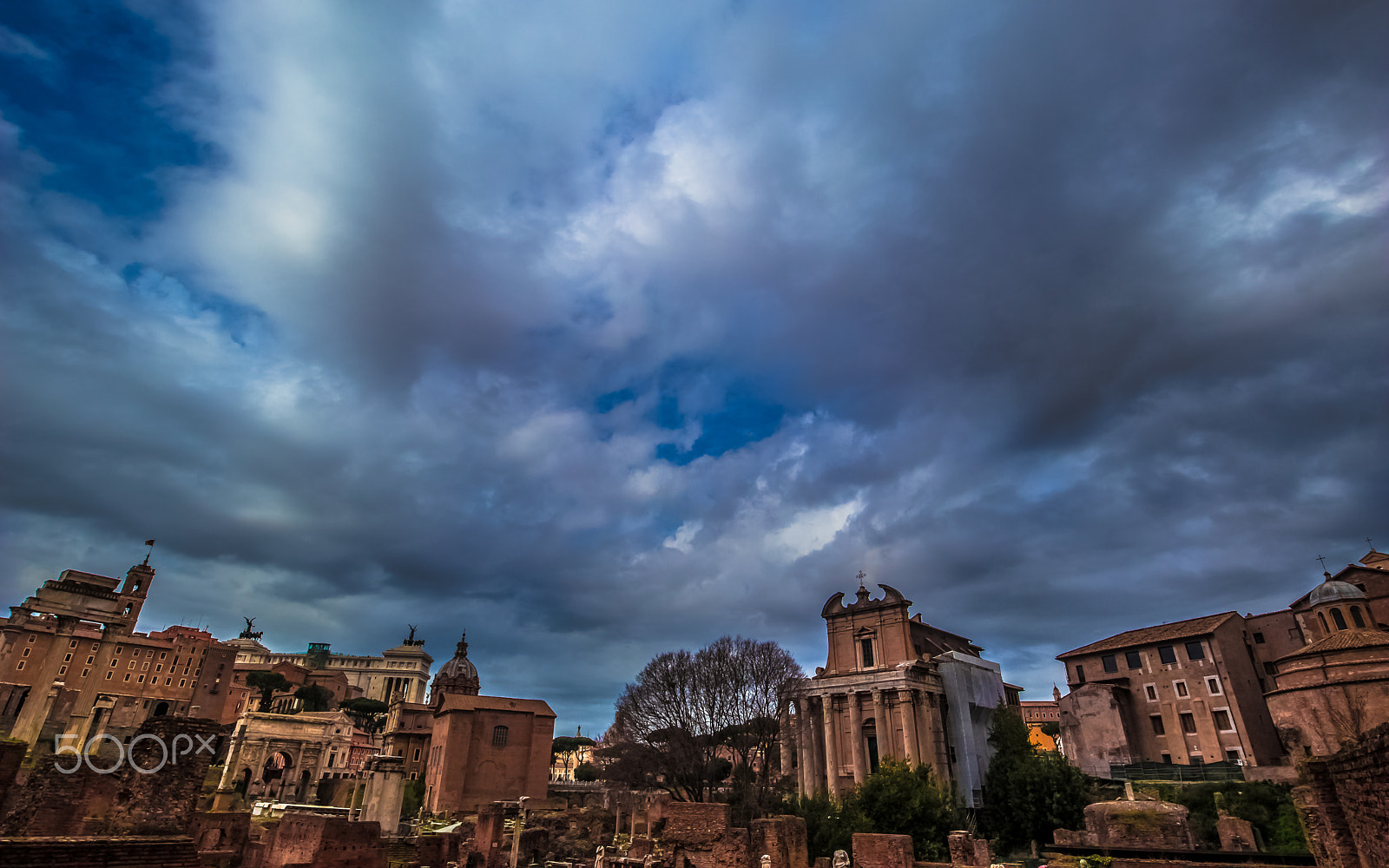 Canon EOS M5 + Canon EF-M 11-22mm F4-5.6 IS STM sample photo. Roman forum today photography