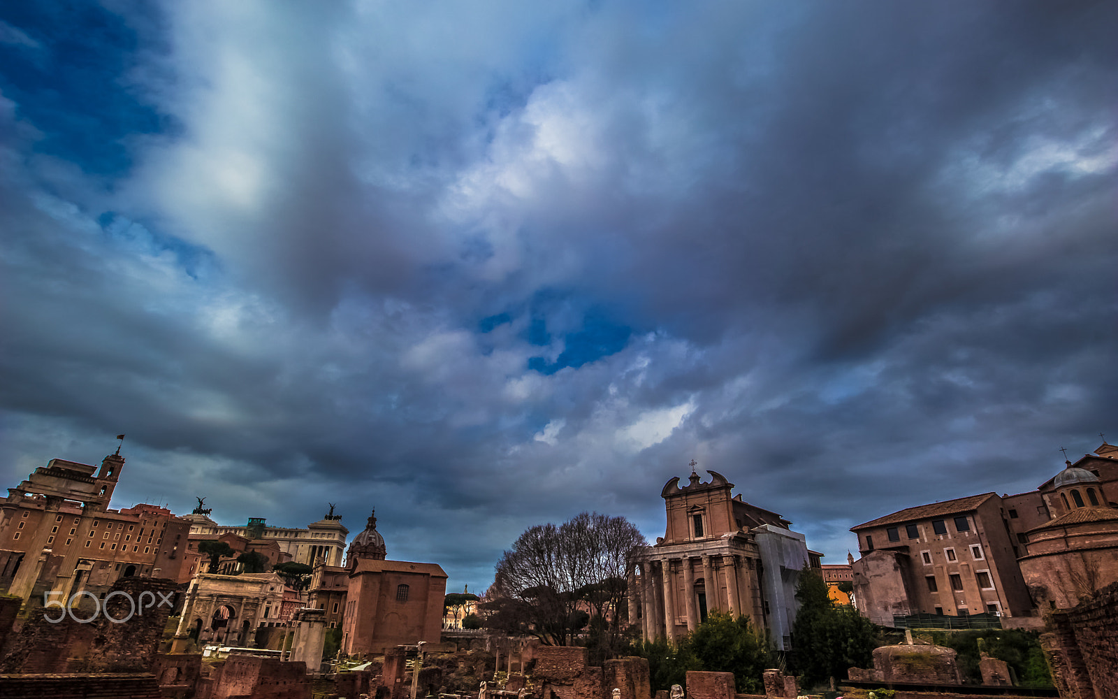 Canon EF-M 11-22mm F4-5.6 IS STM sample photo. Roman forum today photography