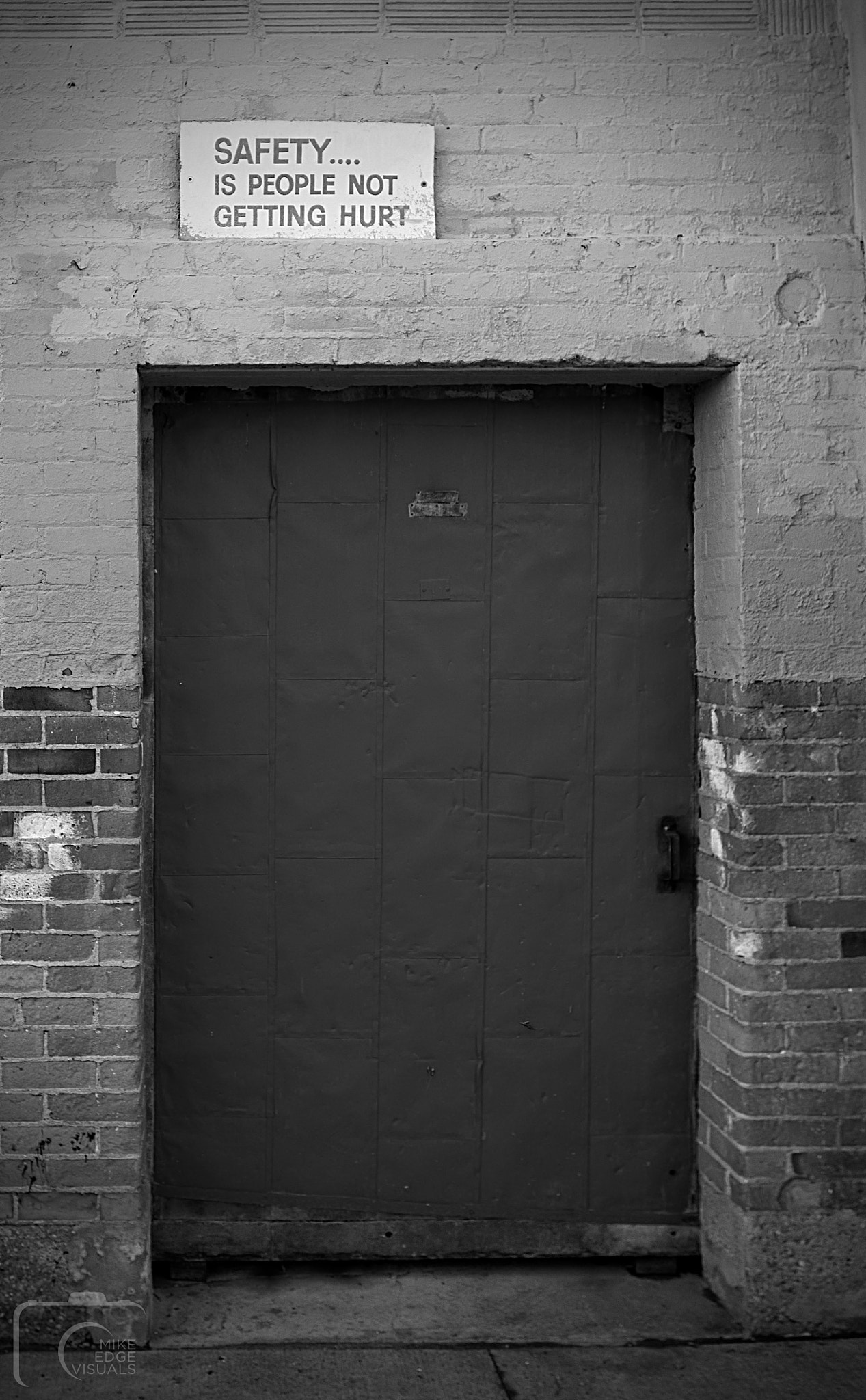 Canon EF 16-35mm F2.8L II USM sample photo. Safety  photography