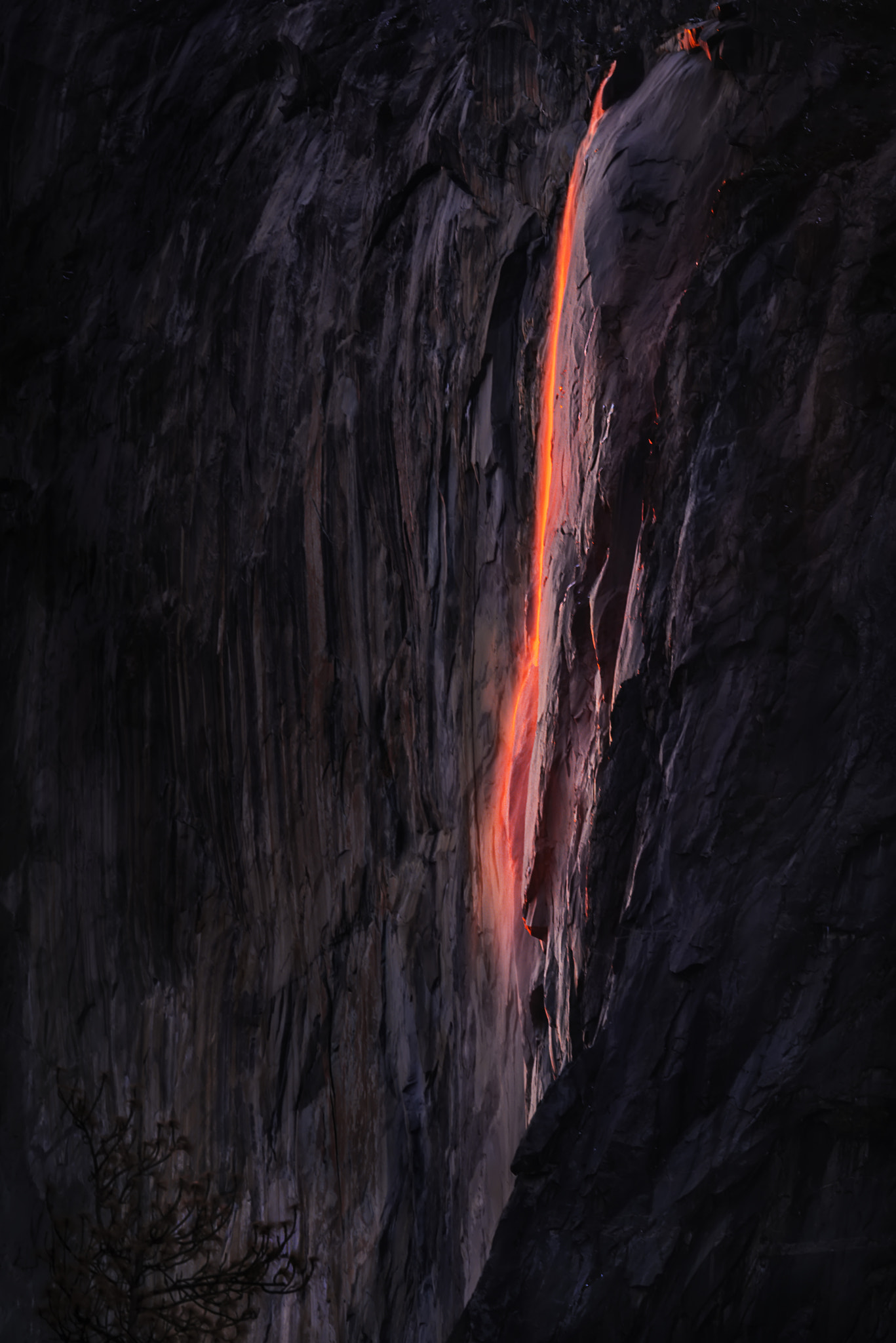 Nikon D810A + Nikon AF Nikkor 80-400mm F4.5-5.6D ED VR sample photo. Yosemite firefall photography