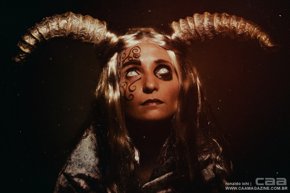 Canon EOS 450D (EOS Rebel XSi / EOS Kiss X2) sample photo. Horns | model valesca photography
