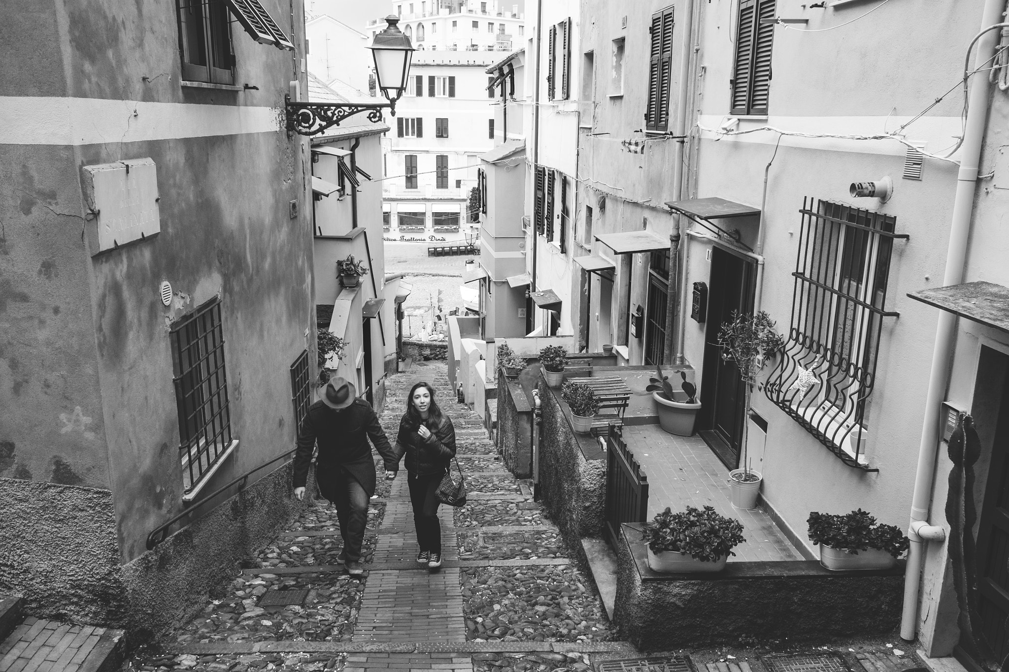 Fujifilm X70 sample photo. Una coppia a boccadasse photography