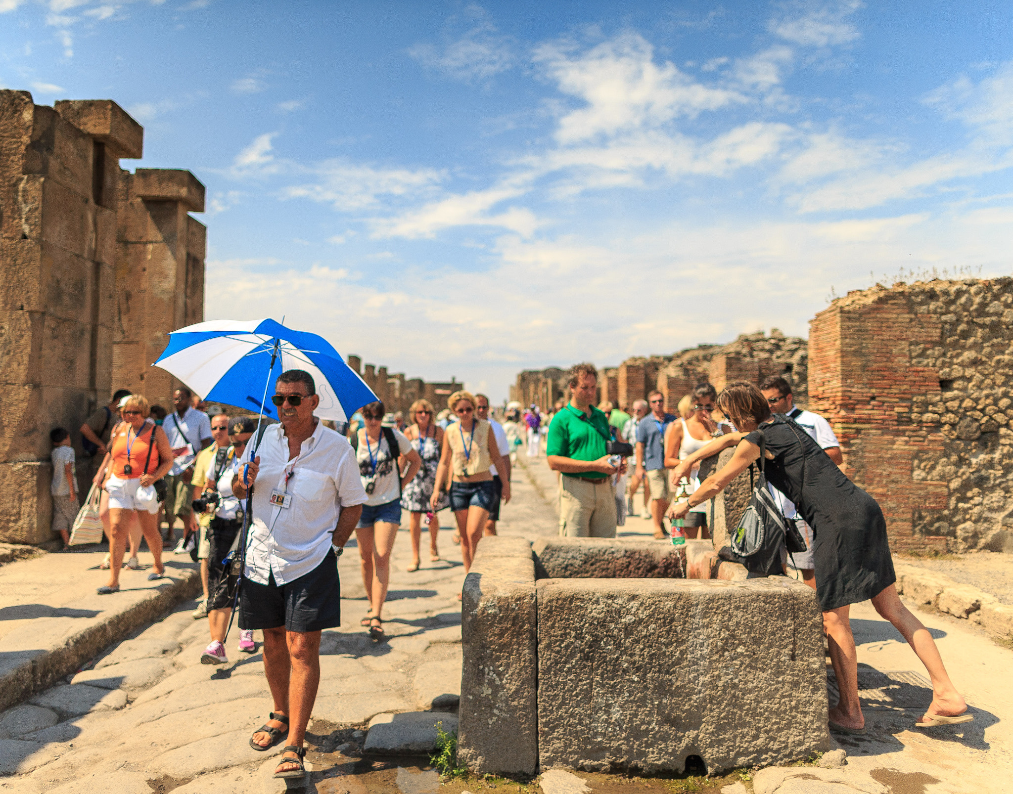 Canon EF 24mm F1.4L II USM sample photo. Hot in pompeii photography
