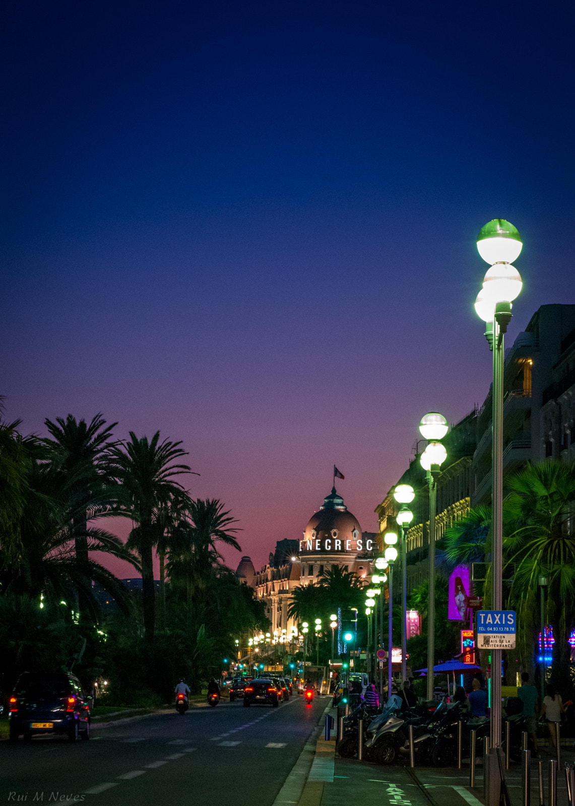 Nikon D7100 + Sigma 50mm F1.4 DG HSM Art sample photo. Blue hour in nice, fr photography