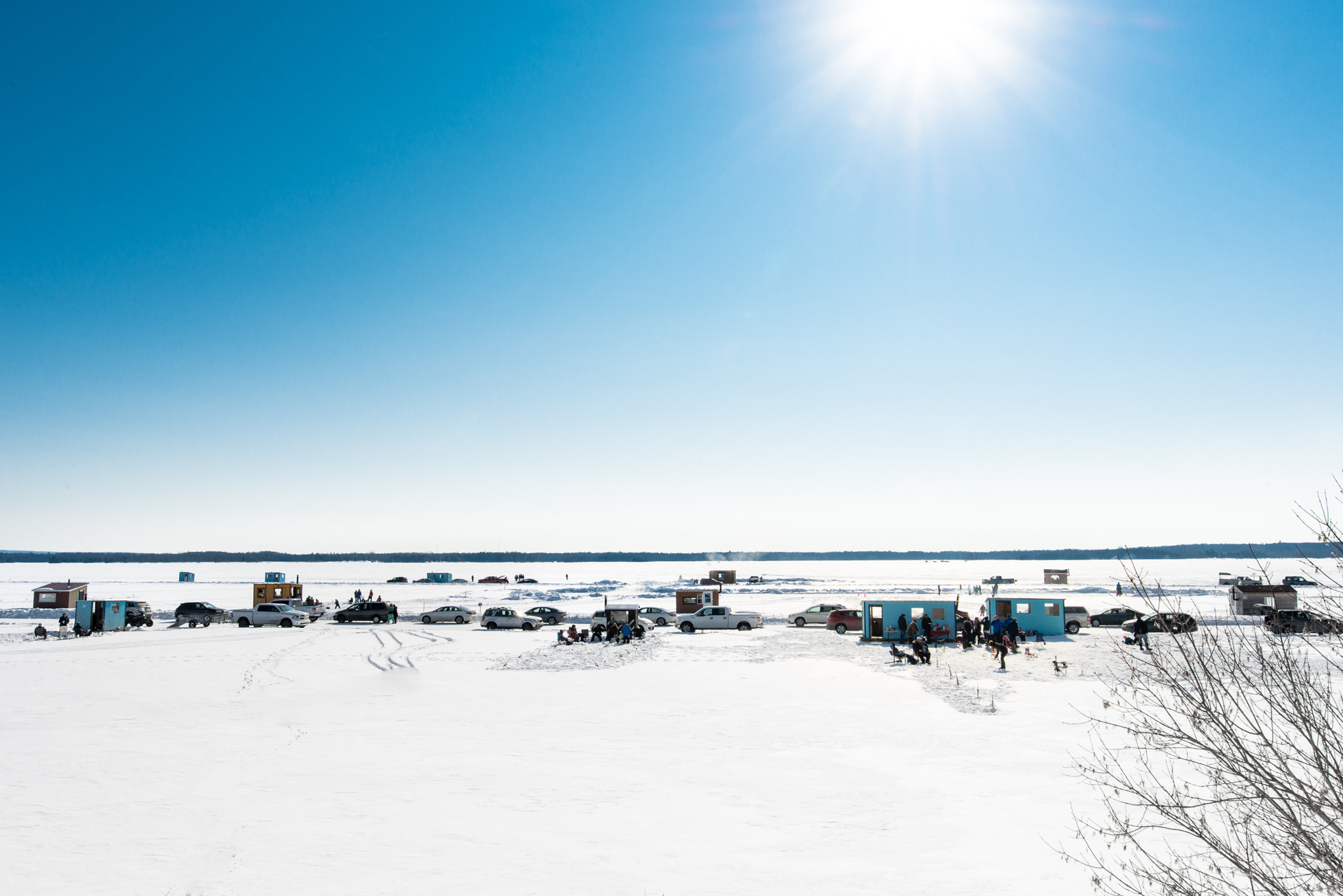 Nikon AF-S Nikkor 18-35mm F3.5-4.5G ED sample photo. Fishing on ice ,  pêche sur la glace photography