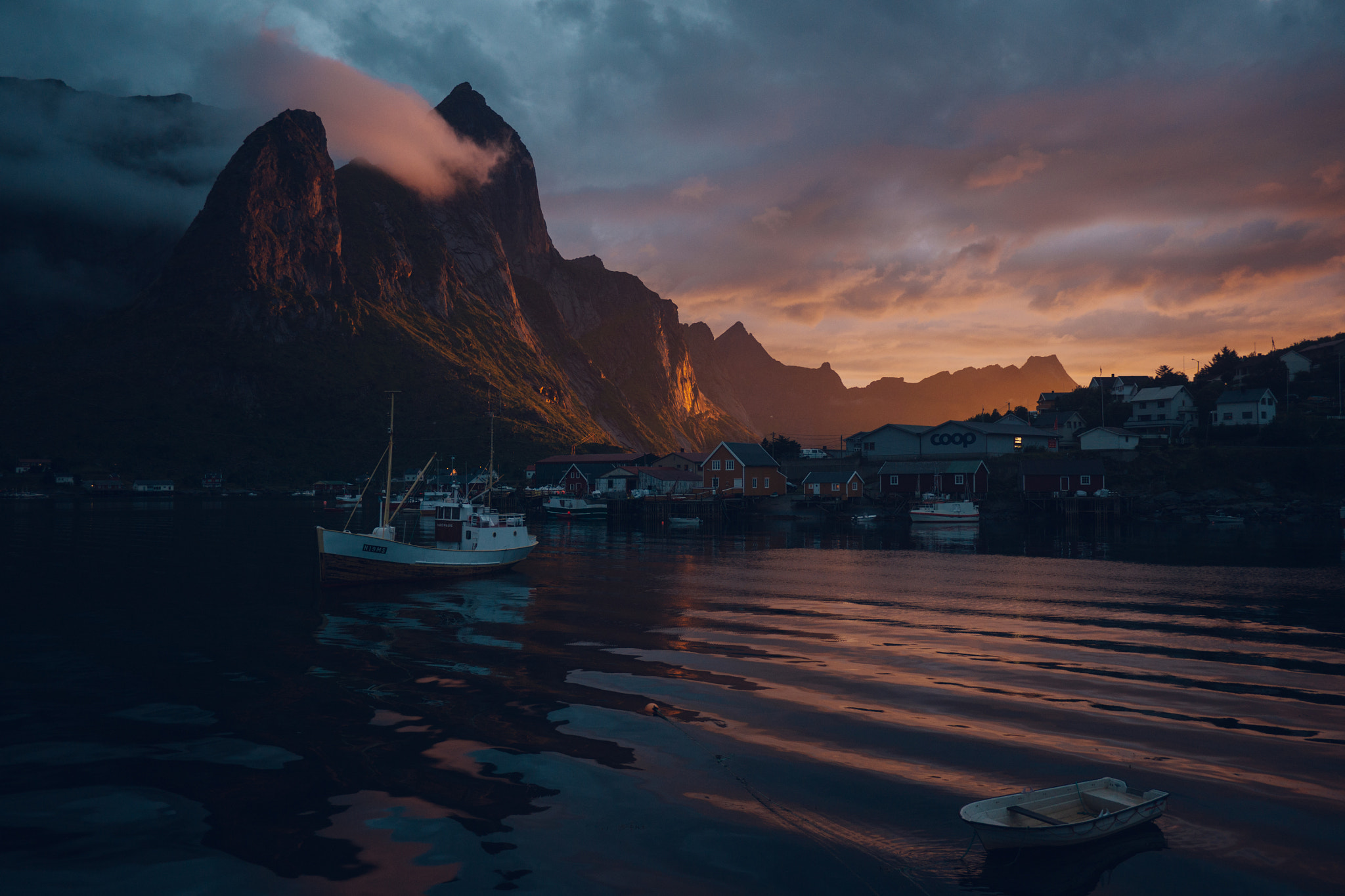 Panasonic Lumix G 14mm F2.5 ASPH sample photo. Lofoten photography