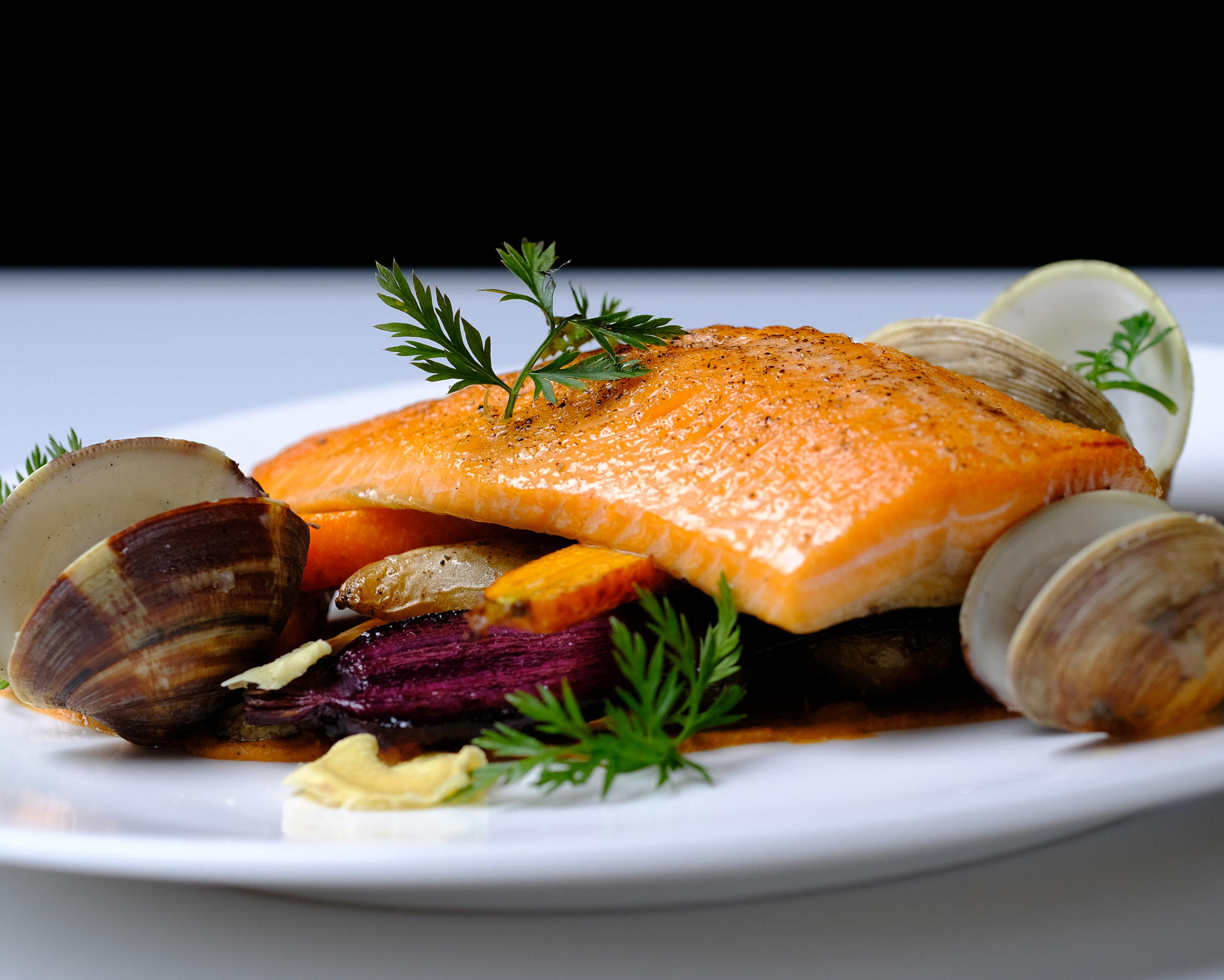 Fujifilm X-Pro2 + Fujifilm XF 90mm F2 R LM WR sample photo. Roasted arctic char, romesco sauce, manilla clams photography
