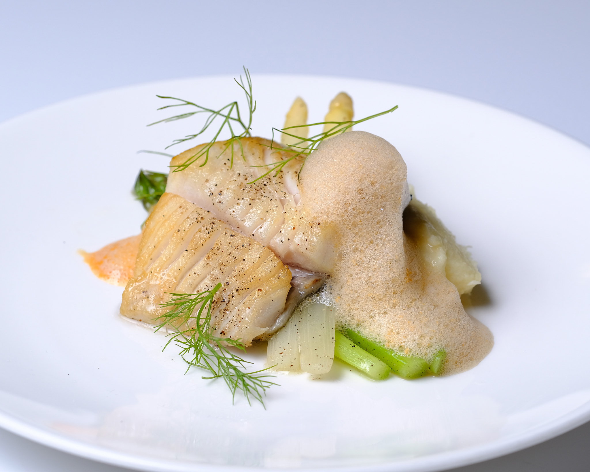 Fujifilm X-Pro2 + Fujifilm XF 90mm F2 R LM WR sample photo. Pacific ocean sablefish, crustacean foam photography