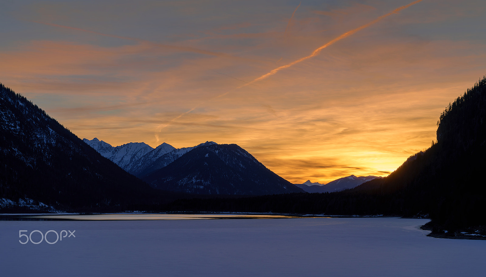 Sony FE 28-70mm F3.5-5.6 OSS sample photo. An evening in the mountains photography