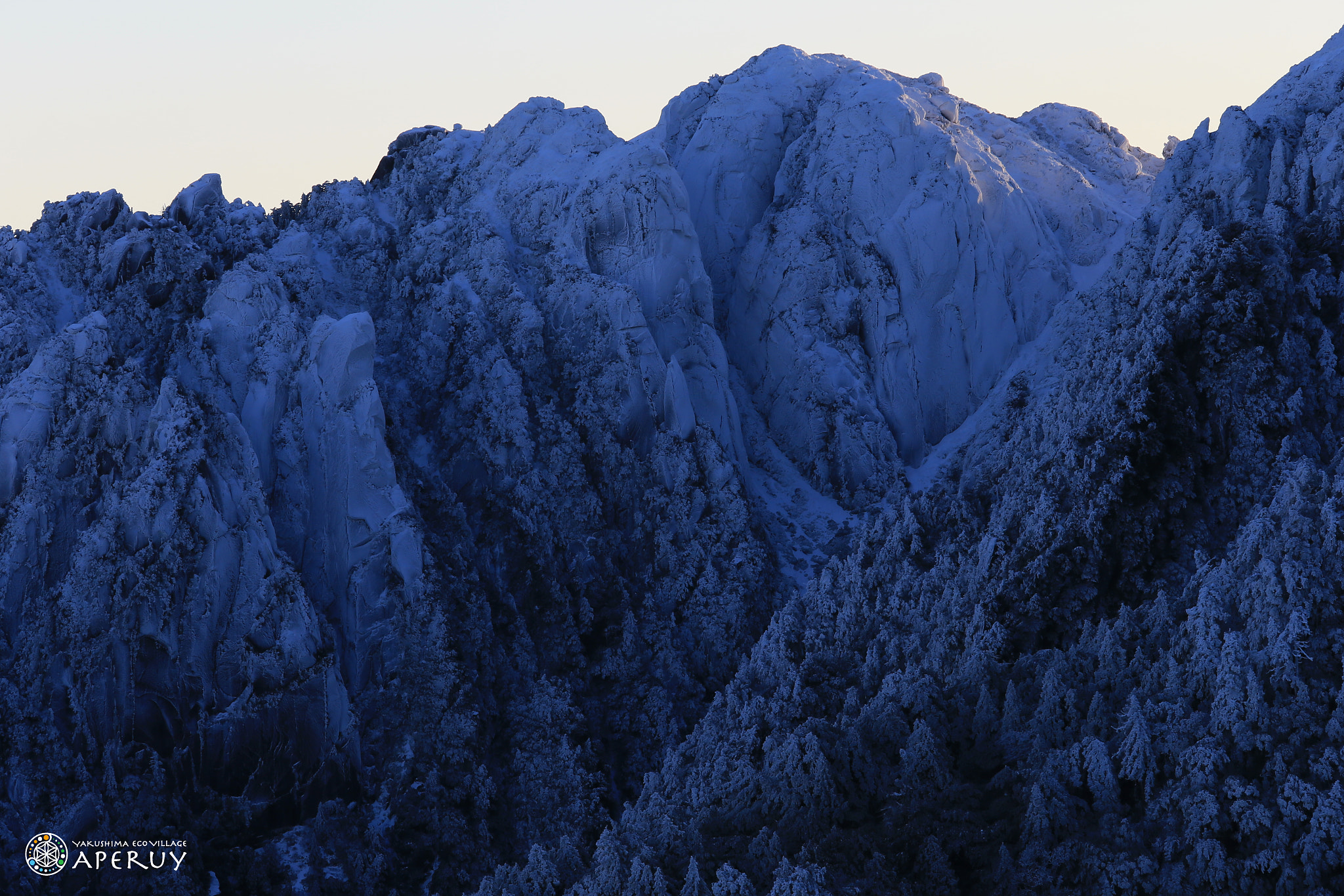 Canon EF 70-200mm F4L IS USM sample photo. Snow-covered mountains in yakushima photography