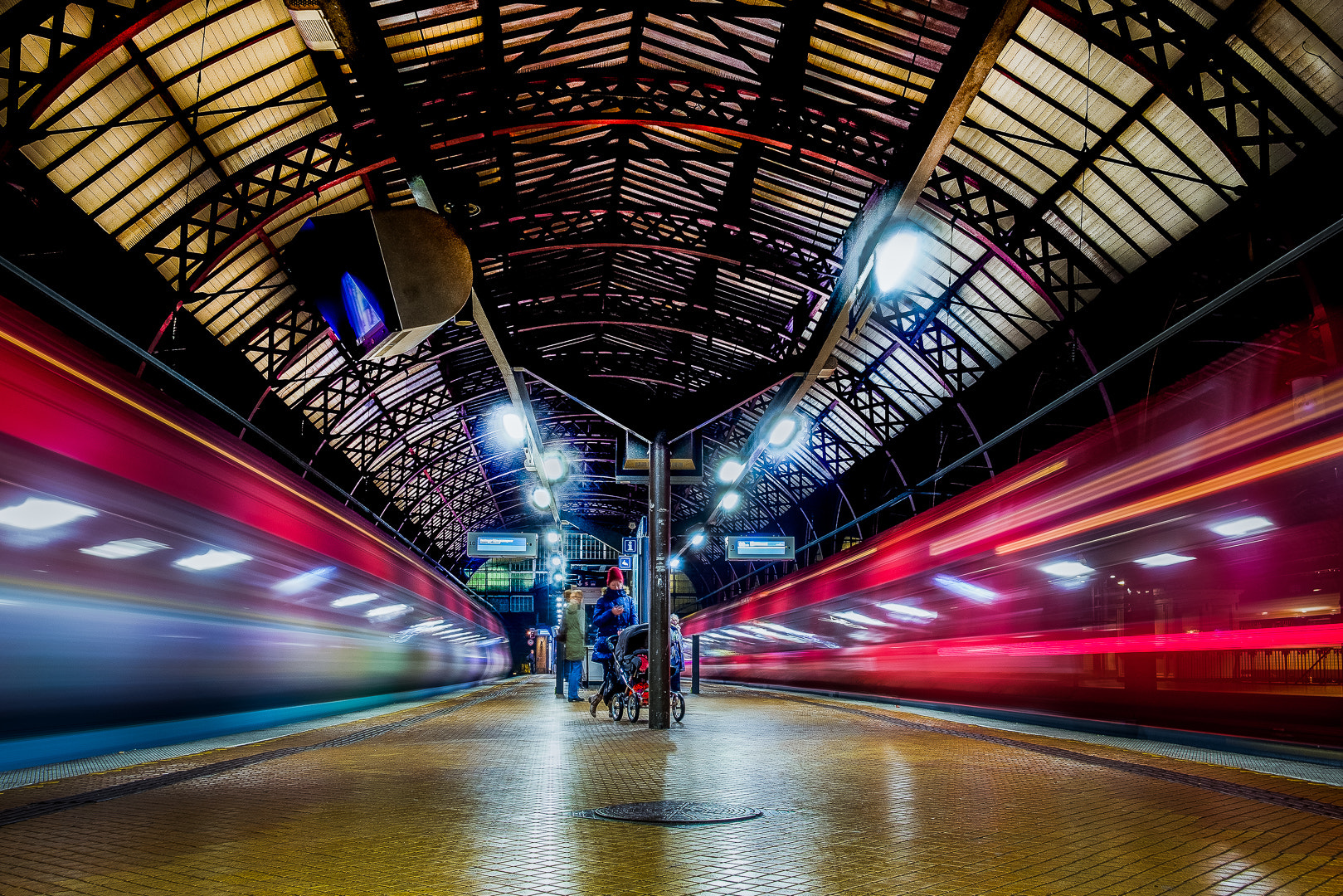 Fujifilm X-T2 sample photo. Copenhagen central - suburban trains photography