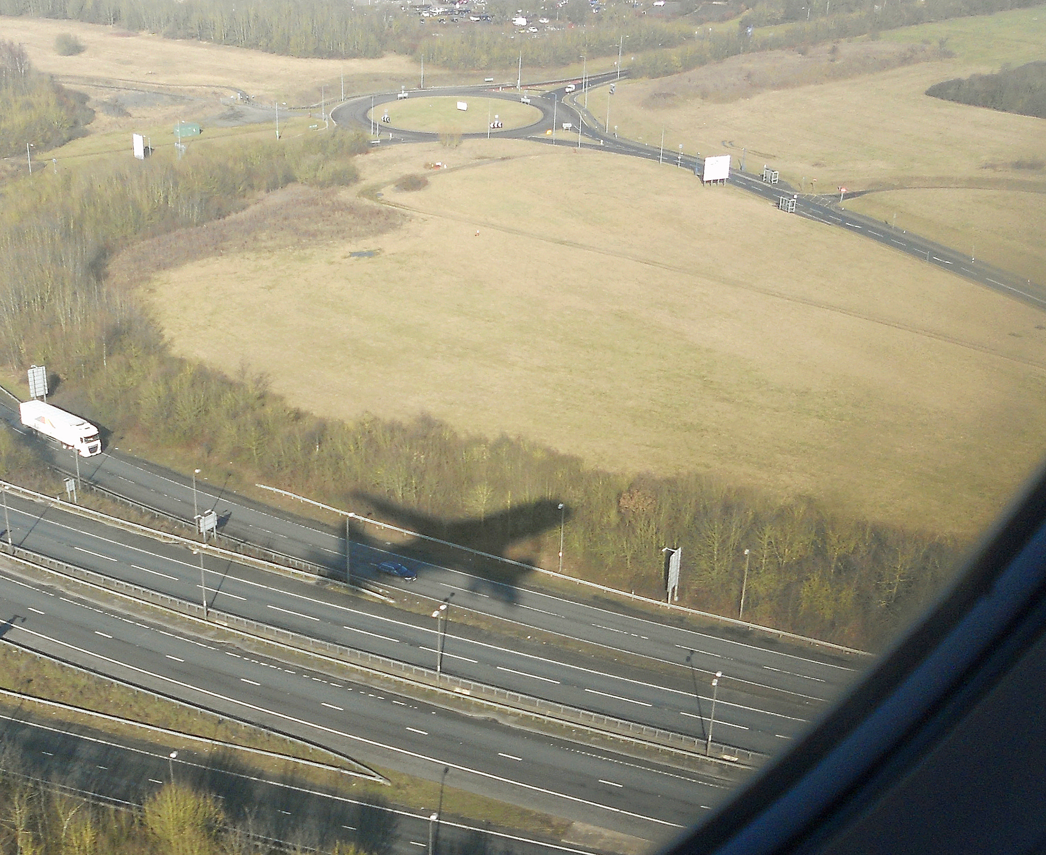 Nikon Coolpix S4000 sample photo. Coming in to land photography